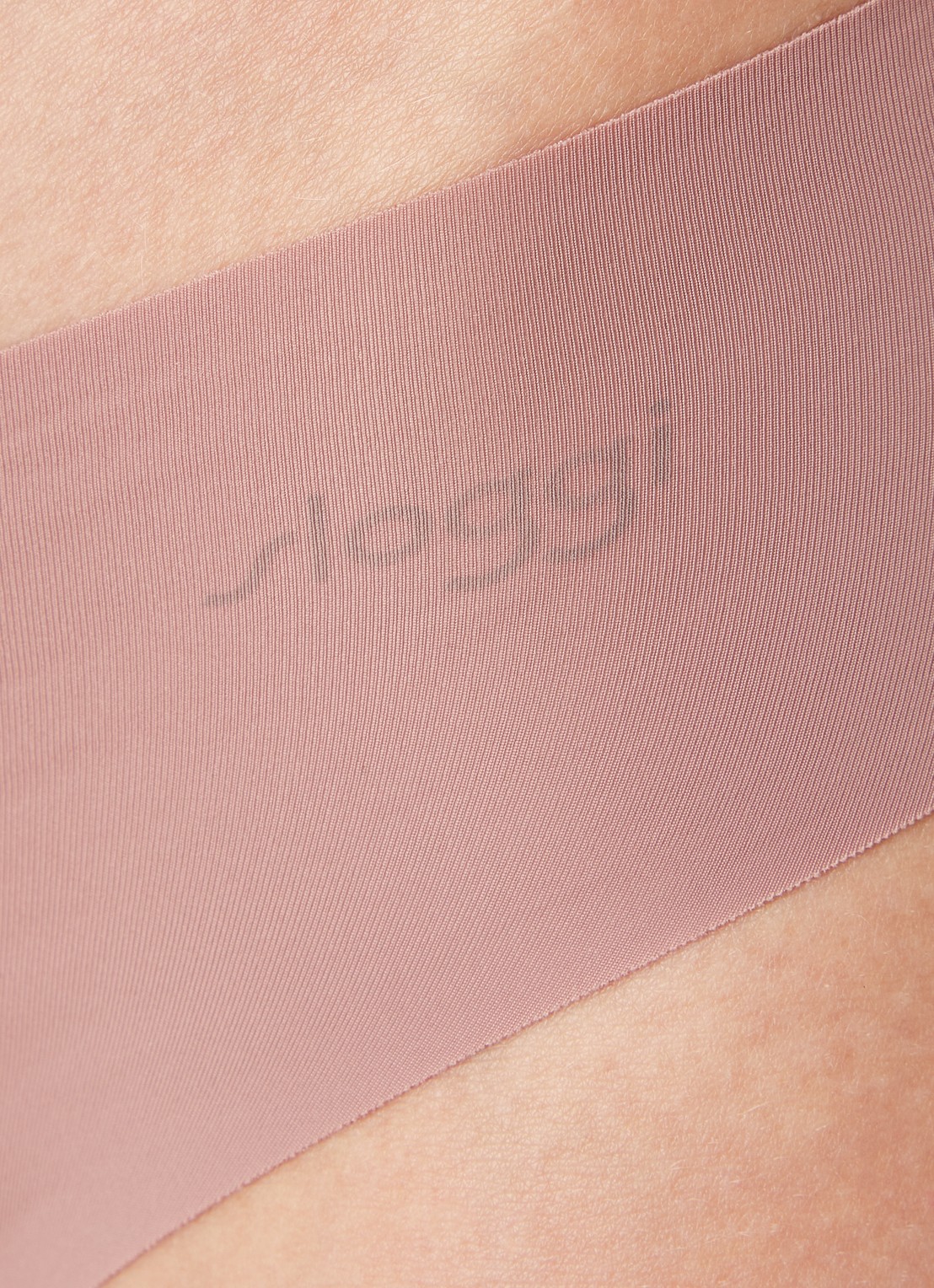 Sloggi ZERO Microfibre naadloze string - detail 2 bruin