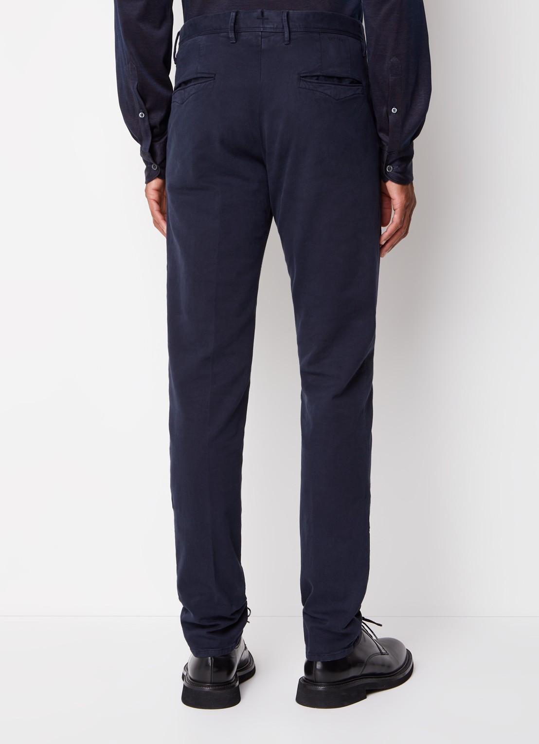 Slowear Slim fit chino met steekzakken - achterkant donkerblauw