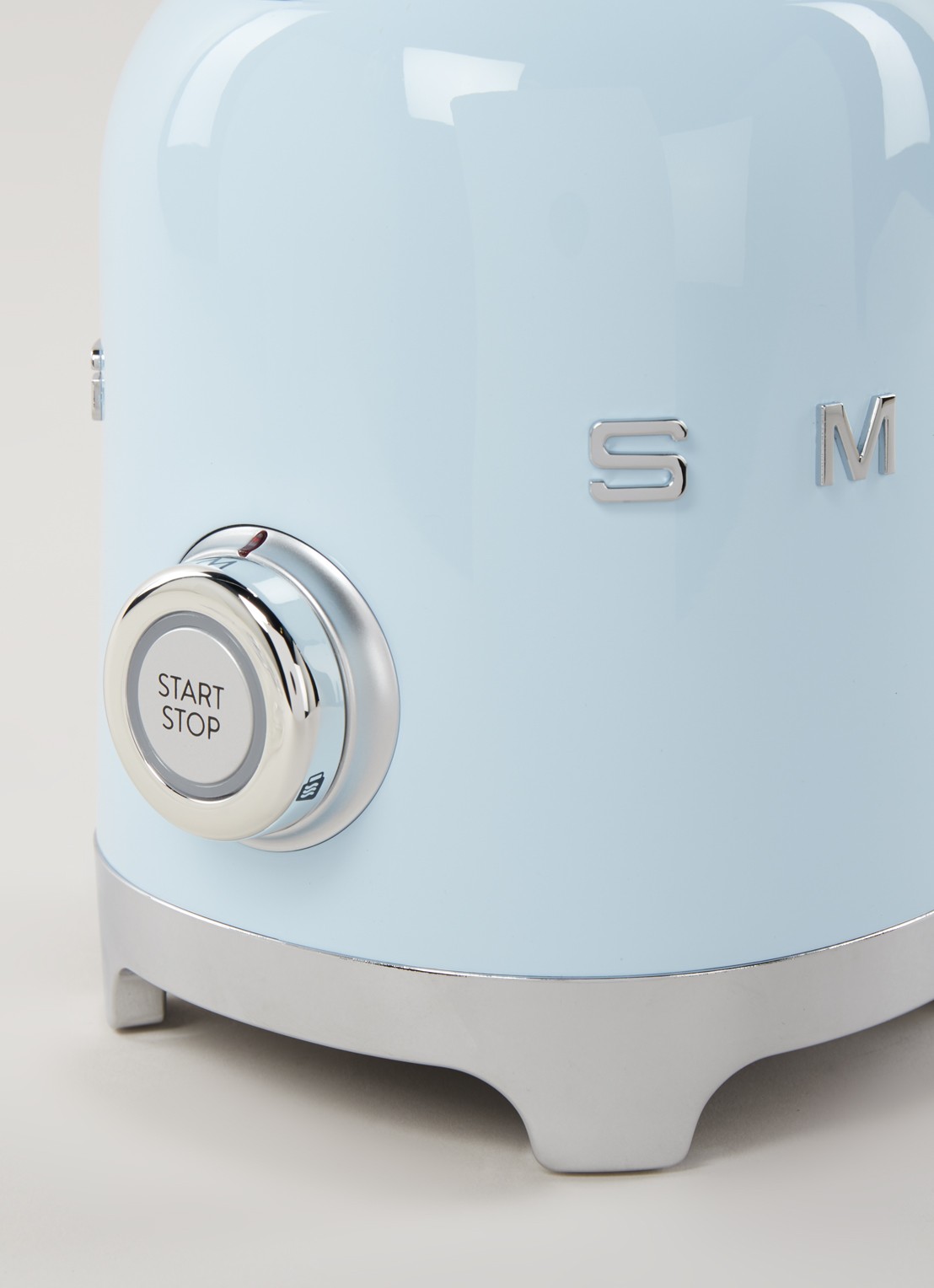 SMEG 50's Style Melkopschuimer 600 ml - detail 2 lichtblauw