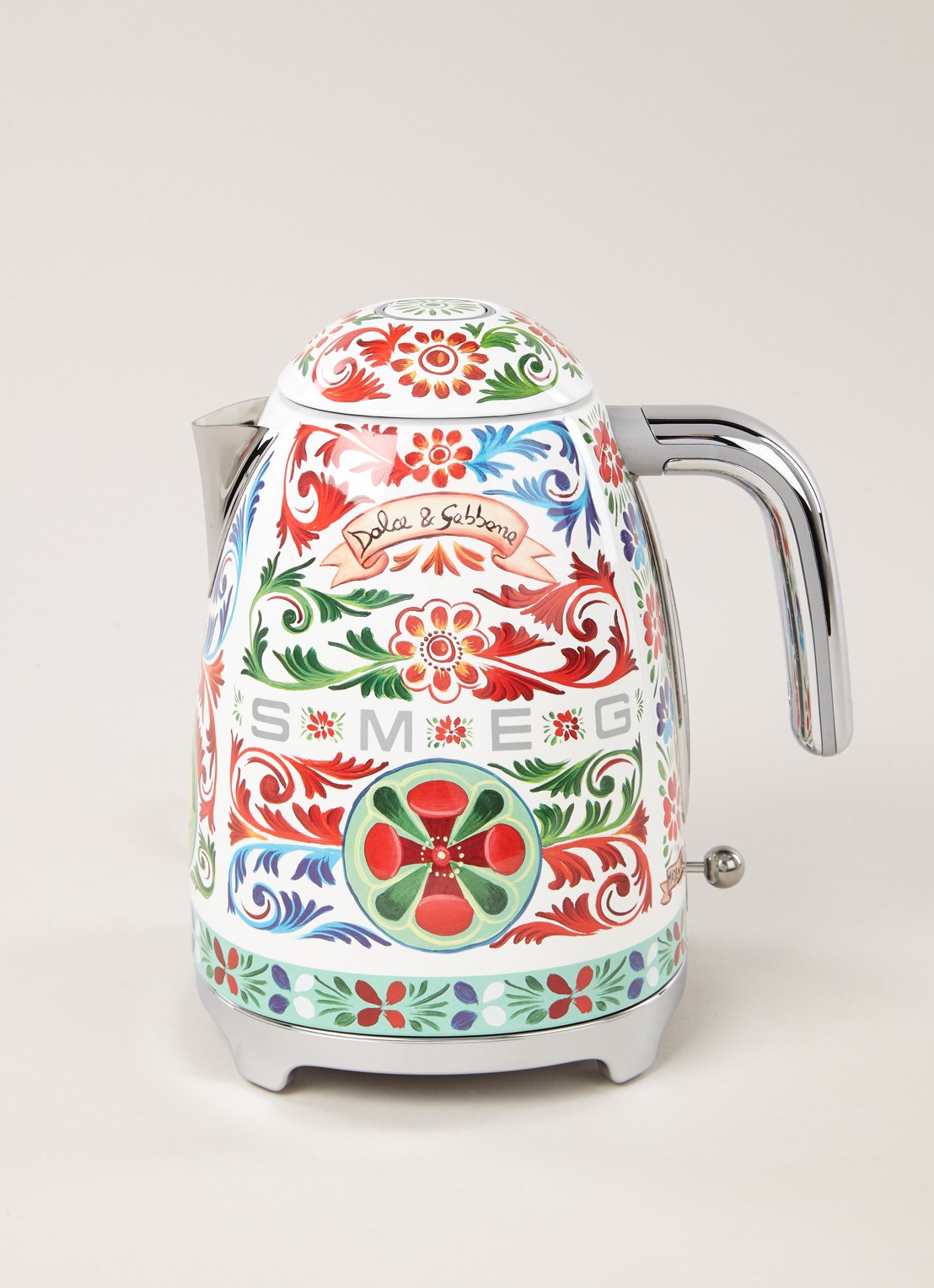 SMEG Dolce & Gabbana Sicily is my Love waterkoker 1,7 liter CL.35953 - voorkant 2 sicily is my love