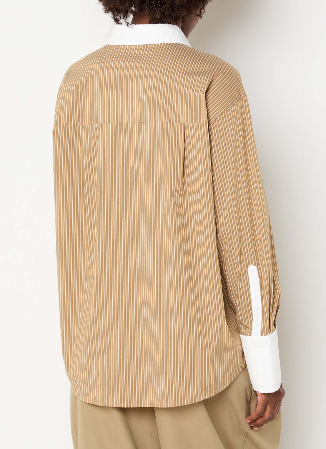 Sofie Schnoor Allisonsw oversized blouse met streepprint - achterkant 4 beige
