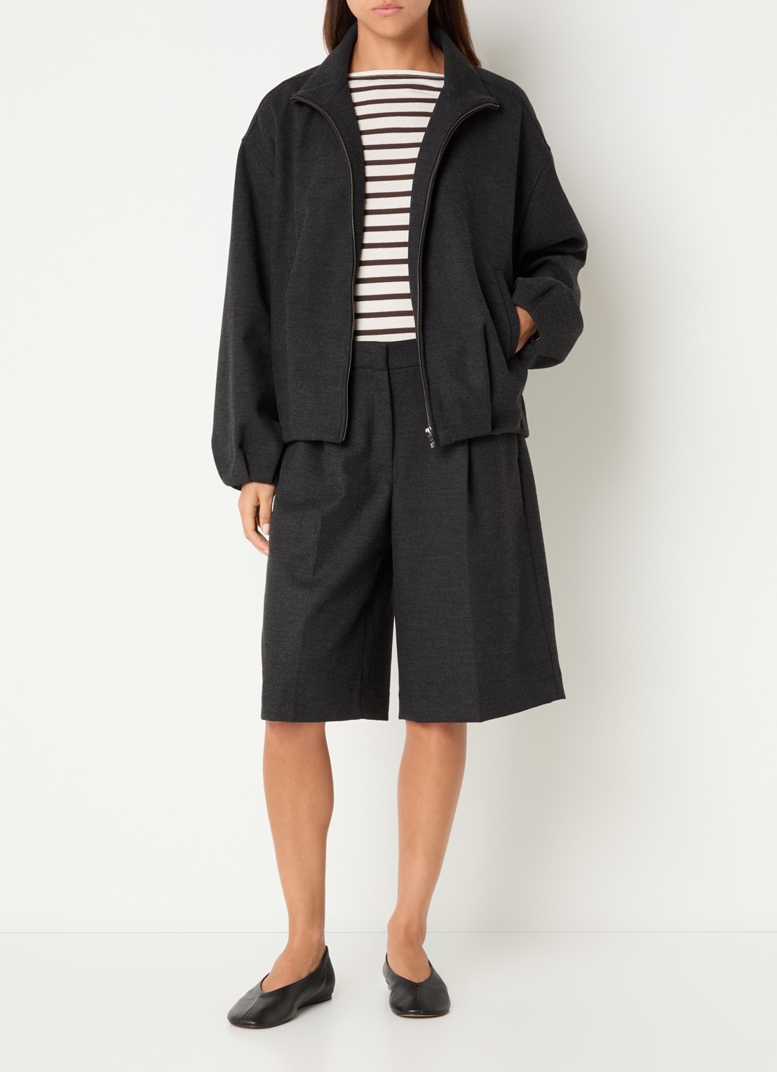 Sofie Schnoor Becky sweatvest met opstaande kraag - voorkant 2 donkergrijs