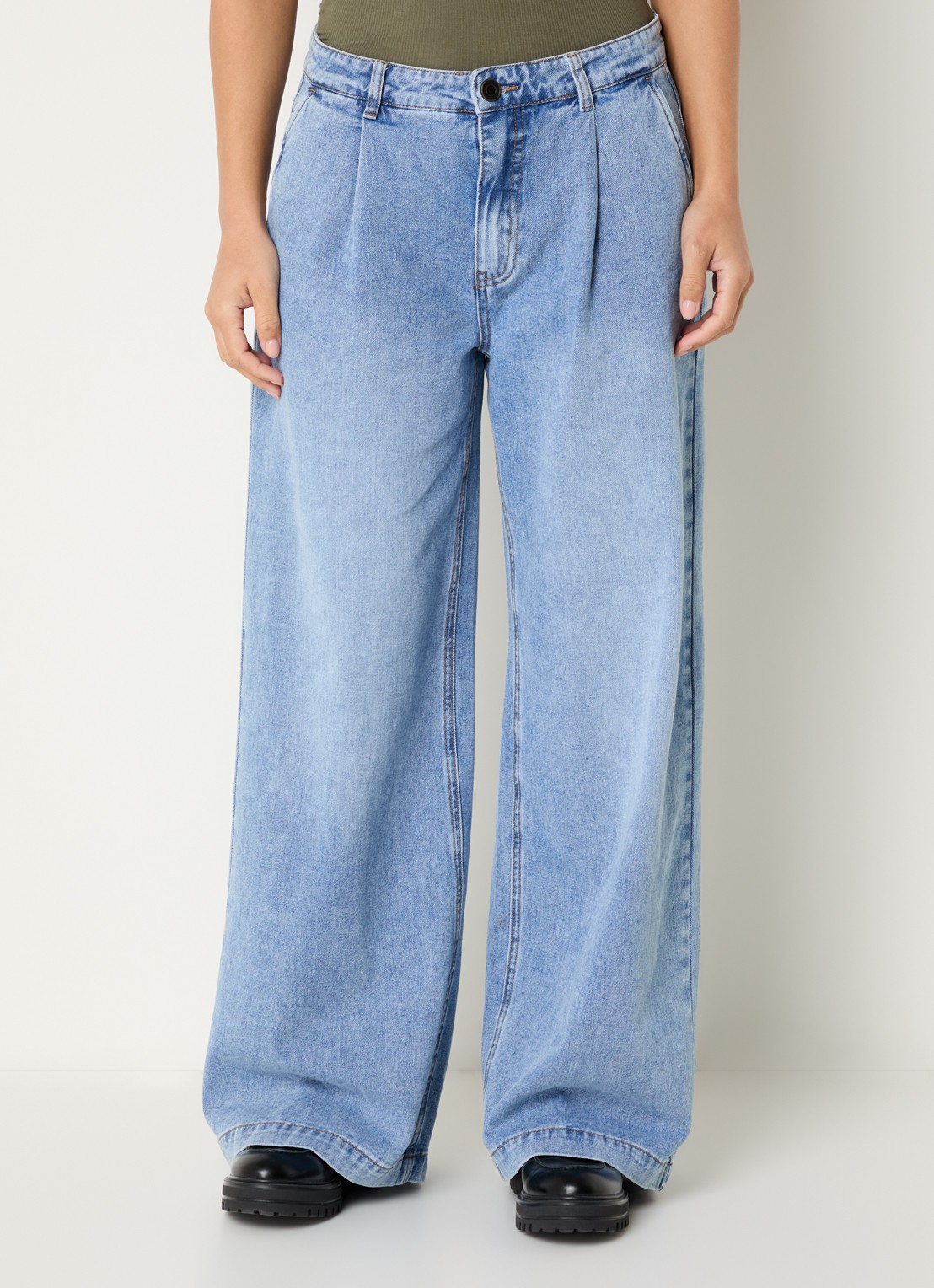 Sofie Schnoor Bilbaosw low waist wide leg jeans met medium wassing - detail 2 indigo