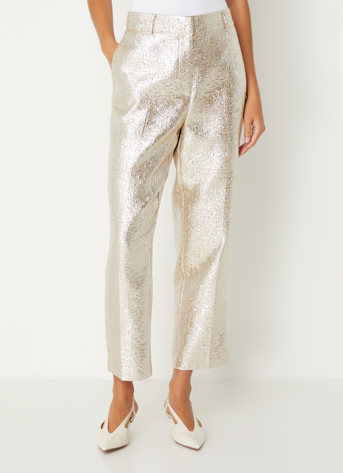 Sofie Schnoor Cordeilia high waist straight fit cropped pantalon met metallic finish - detail 3 goud