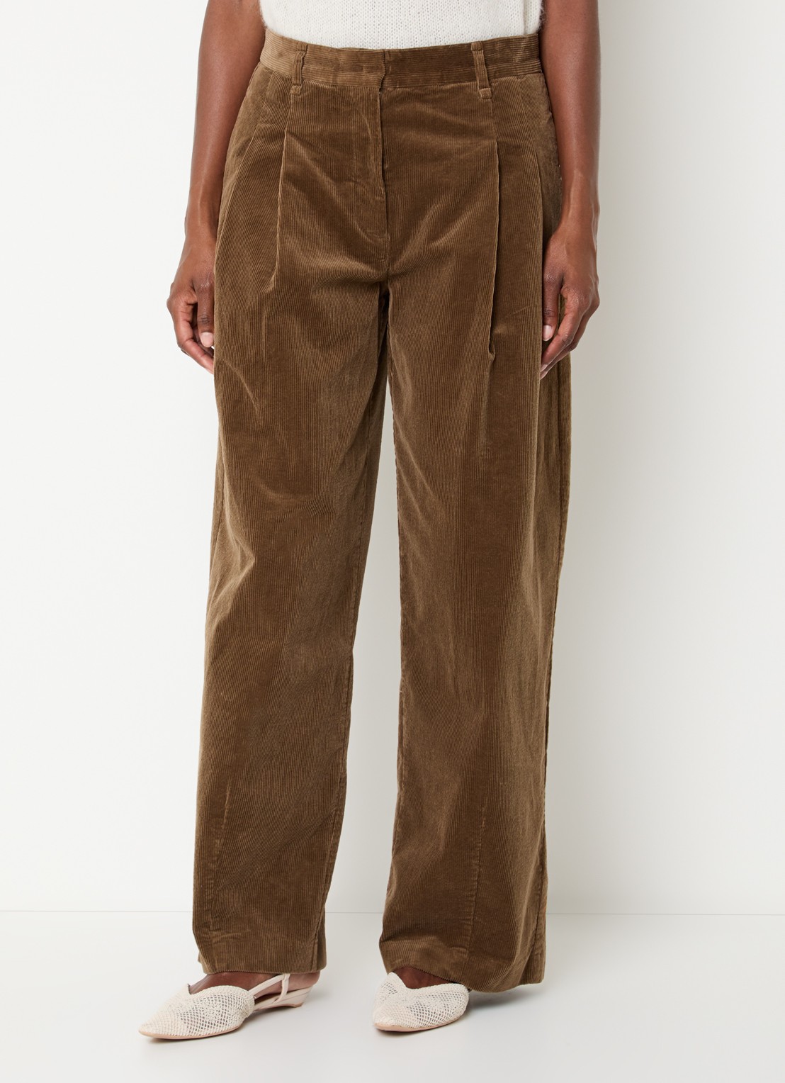 Sofie Schnoor Corlie high waist loose fit broek van corduroy - detail 4 bruin