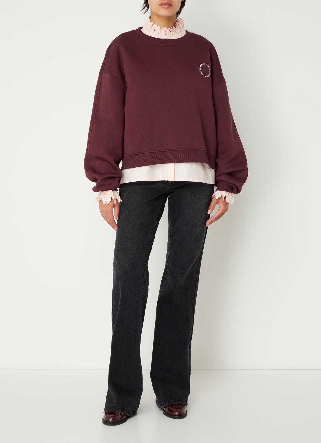 Sofie Schnoor Elin sweater met front- en backprint - voorkant 4 bordeauxrood