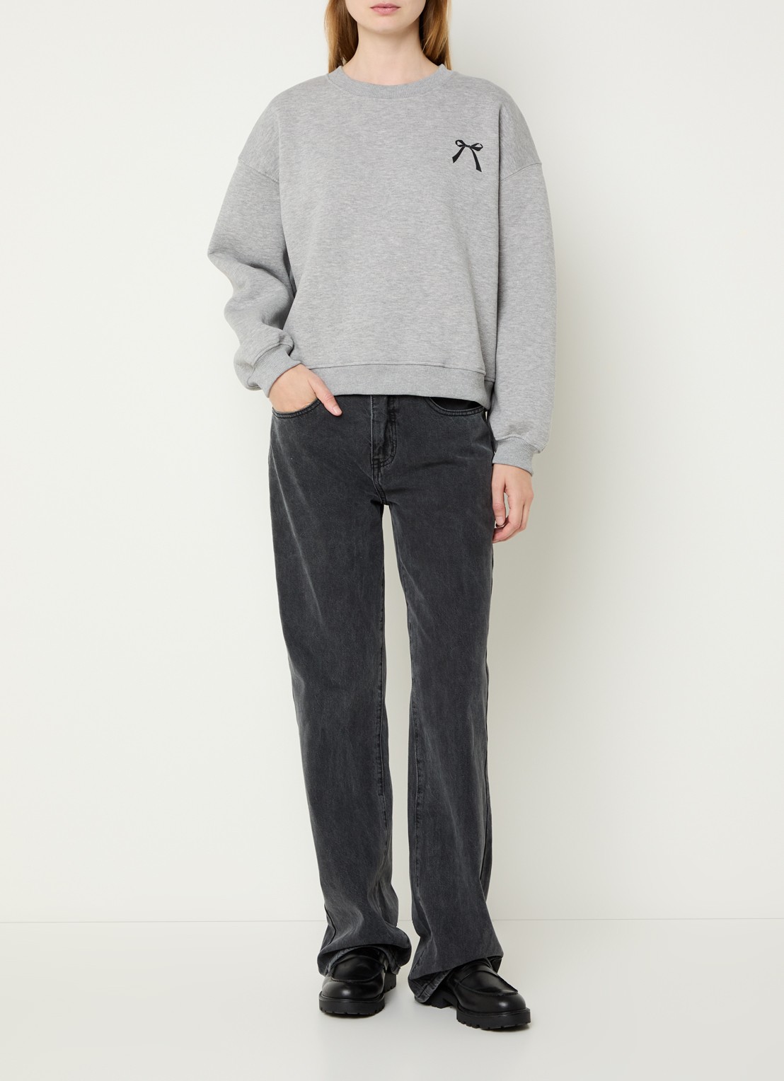 Sofie Schnoor Elis sweater met front- en backprint - voorkant 4 grijs
