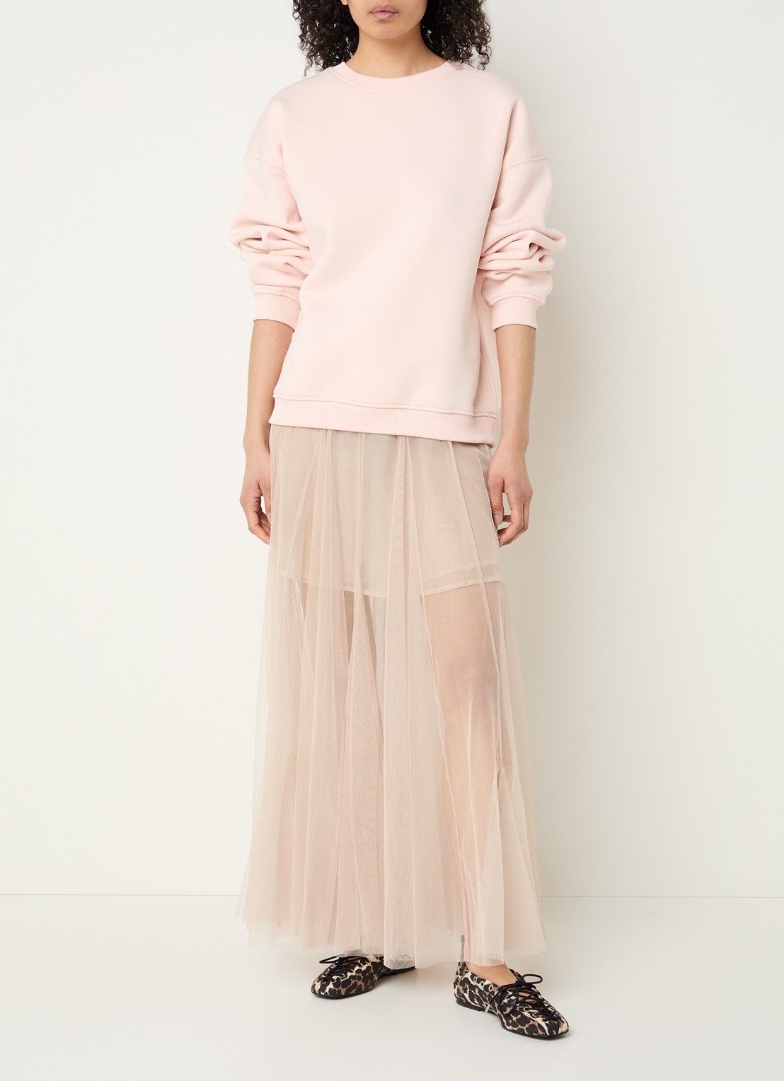 Sofie Schnoor Emi sweater met backprint - voorkant 2 lichtroze