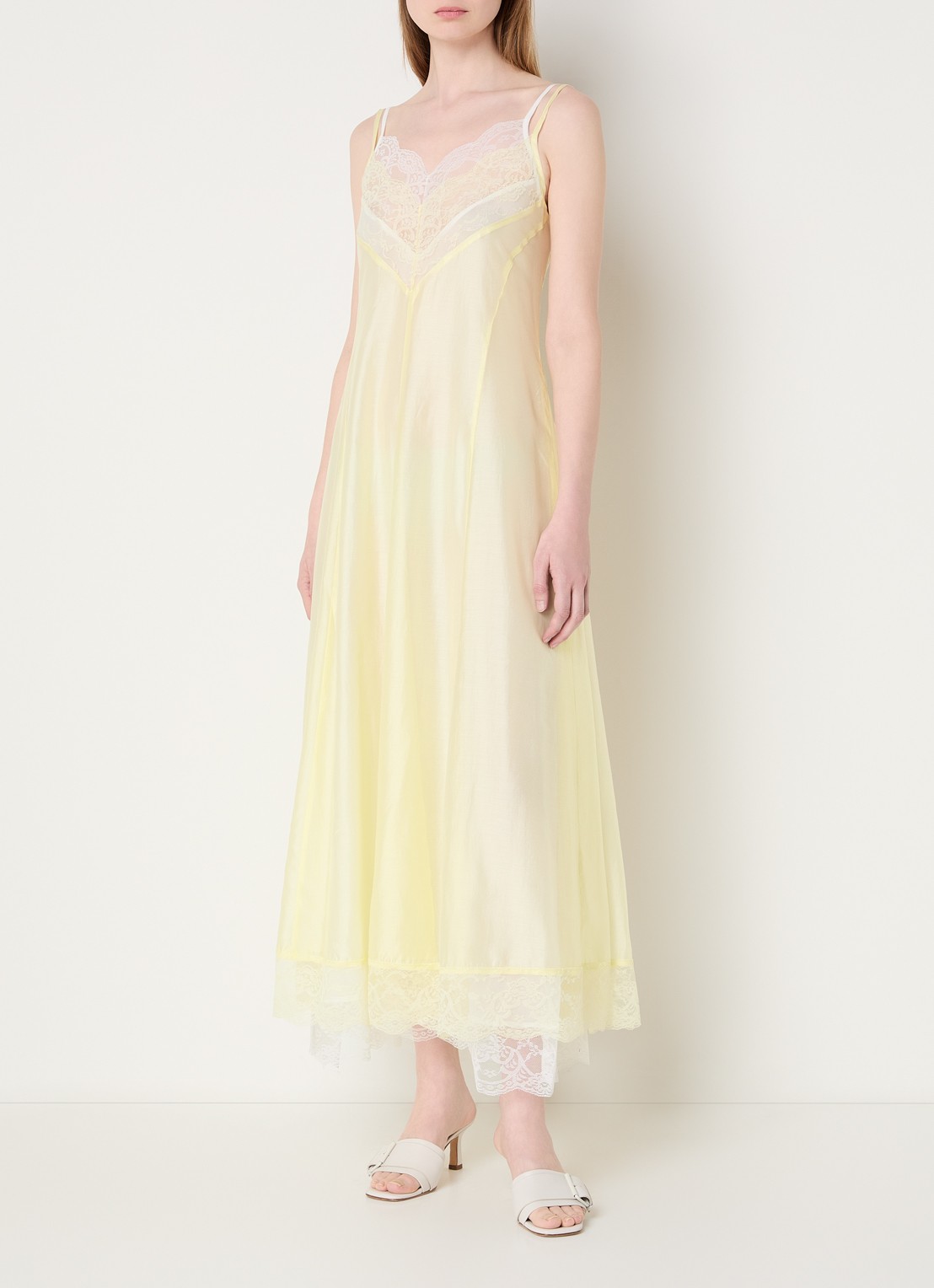 Sofie Schnoor Esma maxi jurk met kant - detail 4 lichtgeel