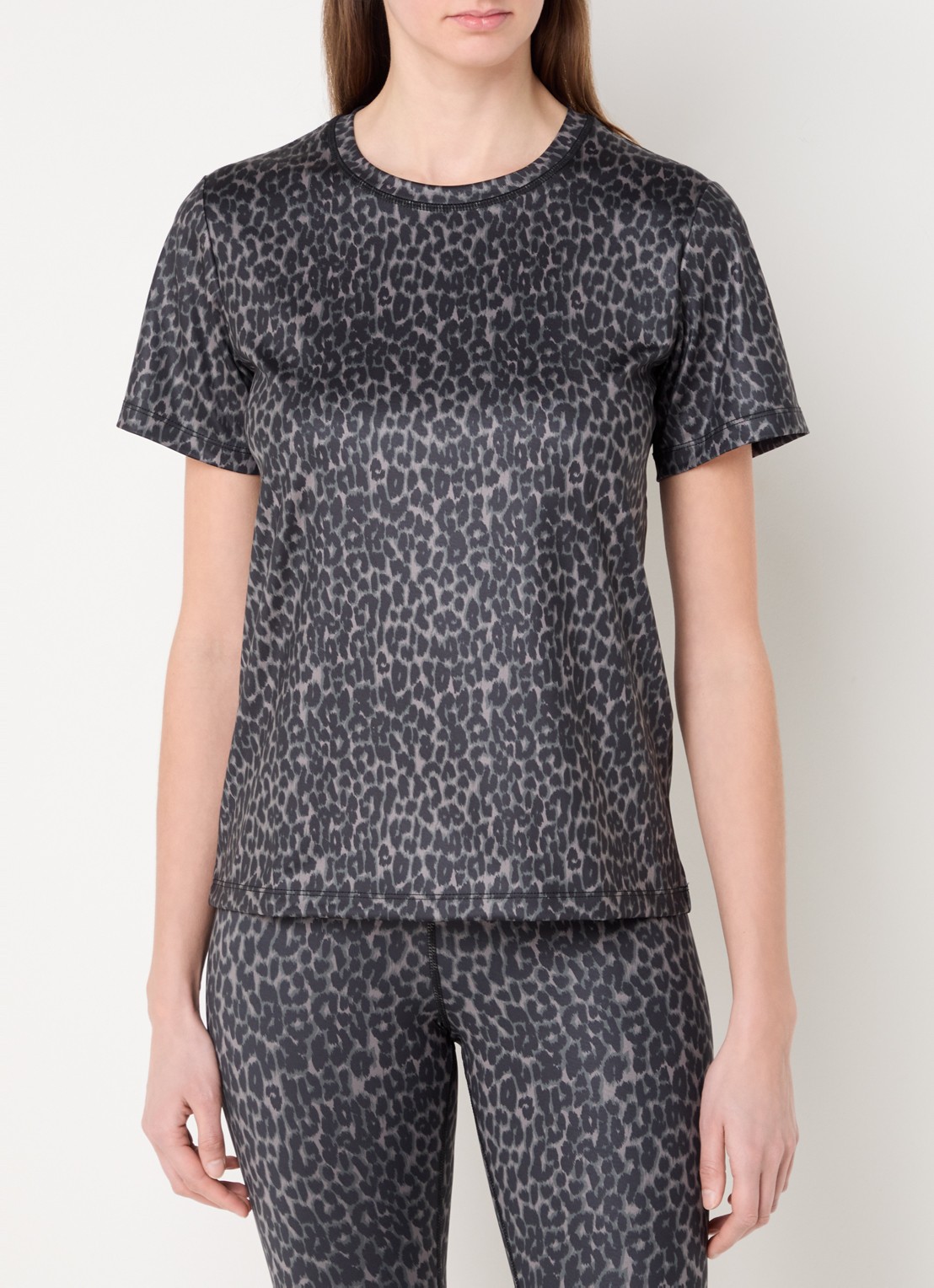 Sofie Schnoor Fiola trainings T-shirt met panterprint  - detail 4 antraciet