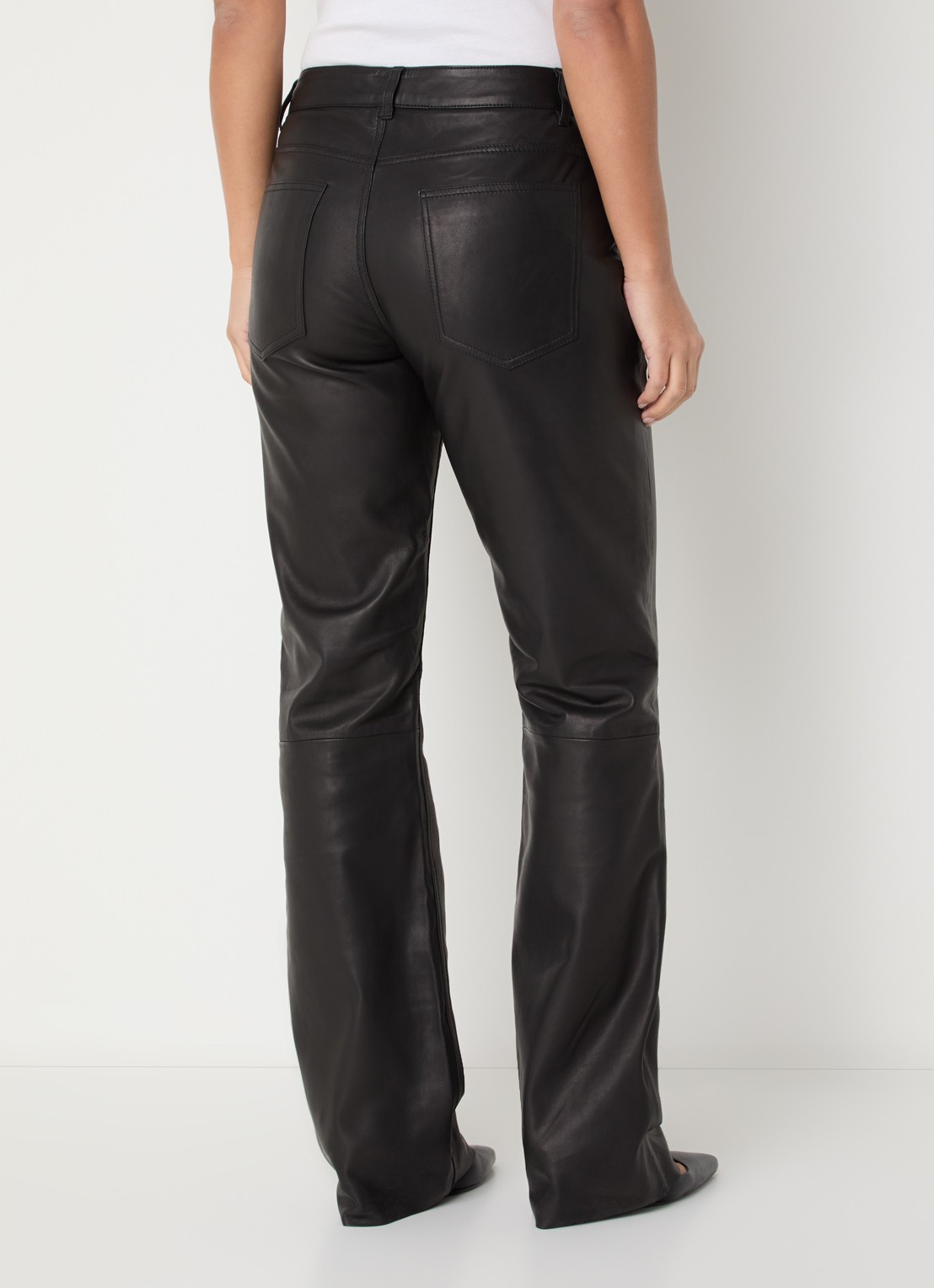 Sofie Schnoor Gatti high waist flared fit broek van imitatieleer - achterkant zwart