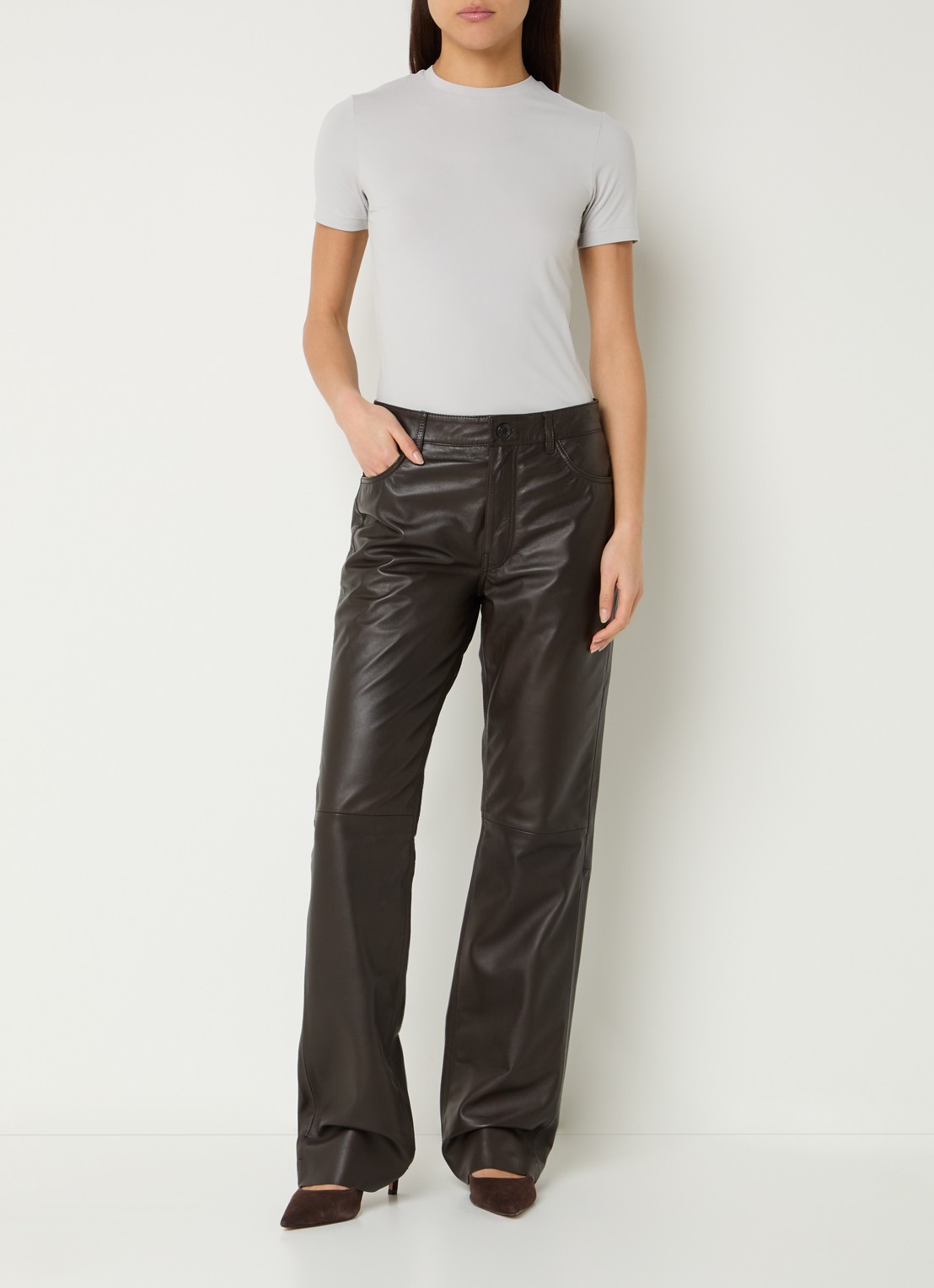 Sofie Schnoor Gatti high waist flared fit broek van imitatieleer - voorkant 4 donkerbruin