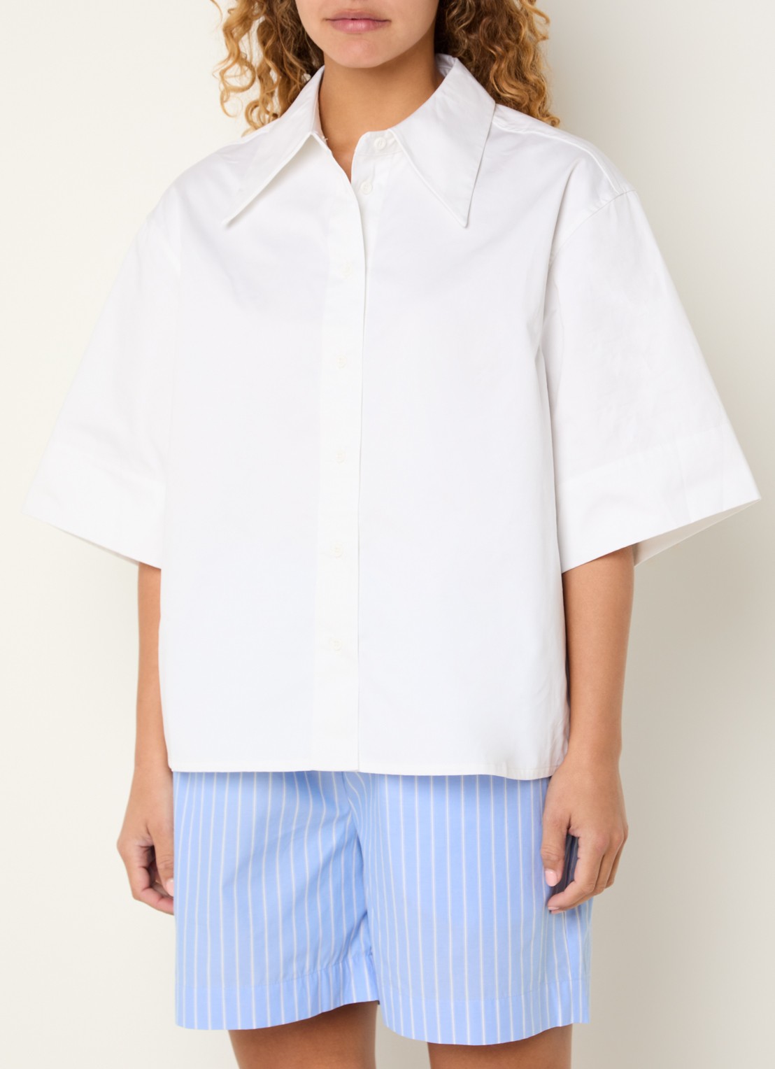 Sofie Schnoor Harveysw blouse met polokraag - detail 4 wit
