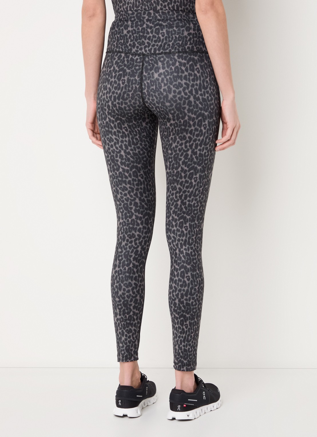 Sofie Schnoor High waist trainingslegging met panterprint  - achterkant 3 antraciet