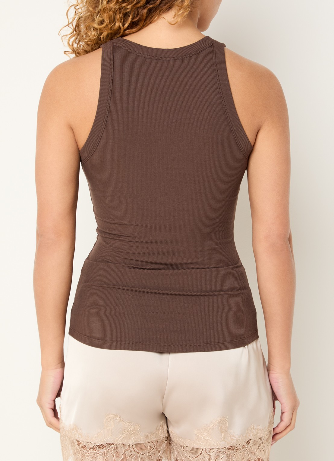 Sofie Schnoor Julliesw tanktop met ribstructuur - achterkant 4 hazelnootbruin