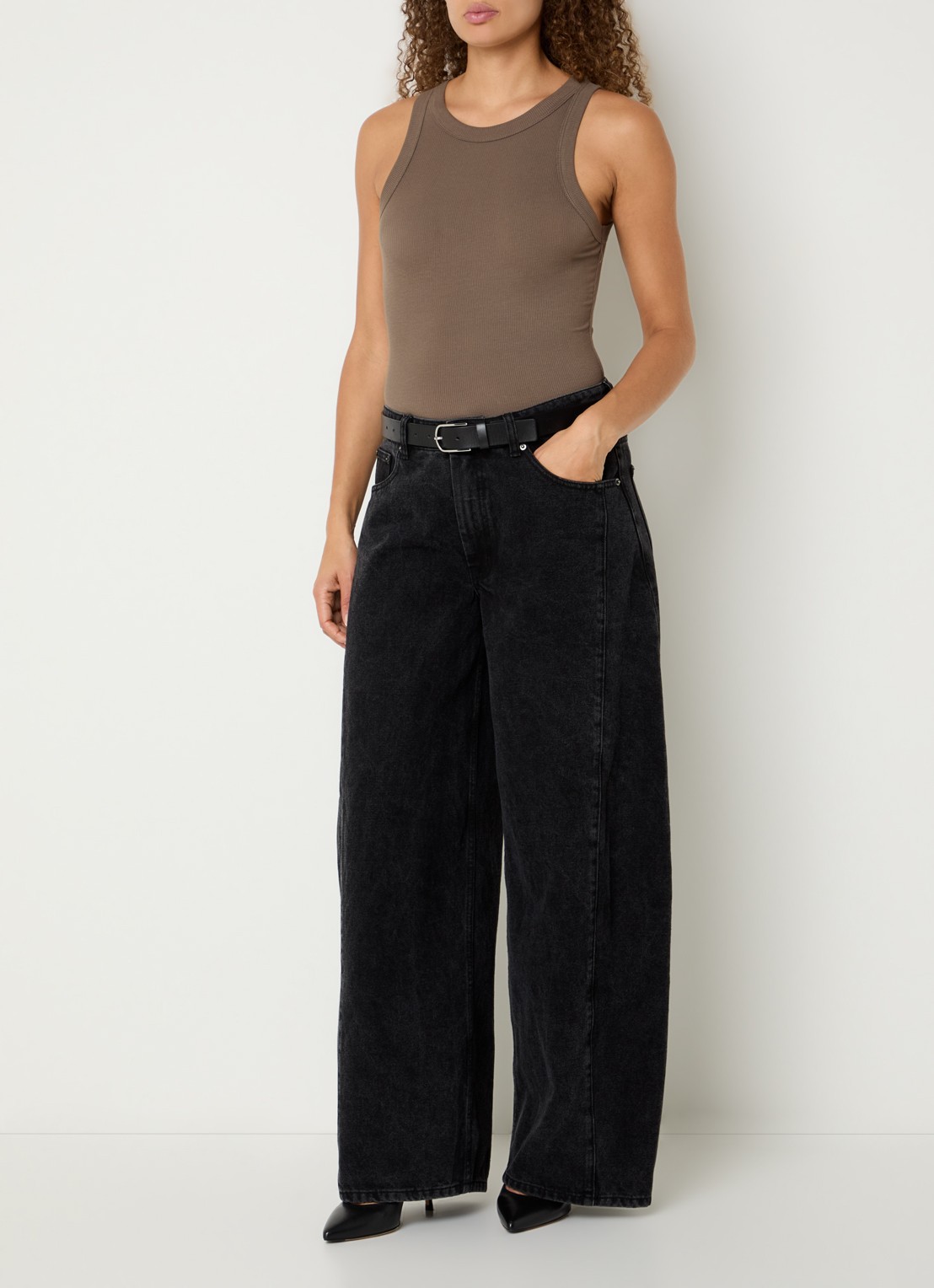 Sofie Schnoor Julliesw tanktop met ribstructuur - voorkant 4 bronsgroen