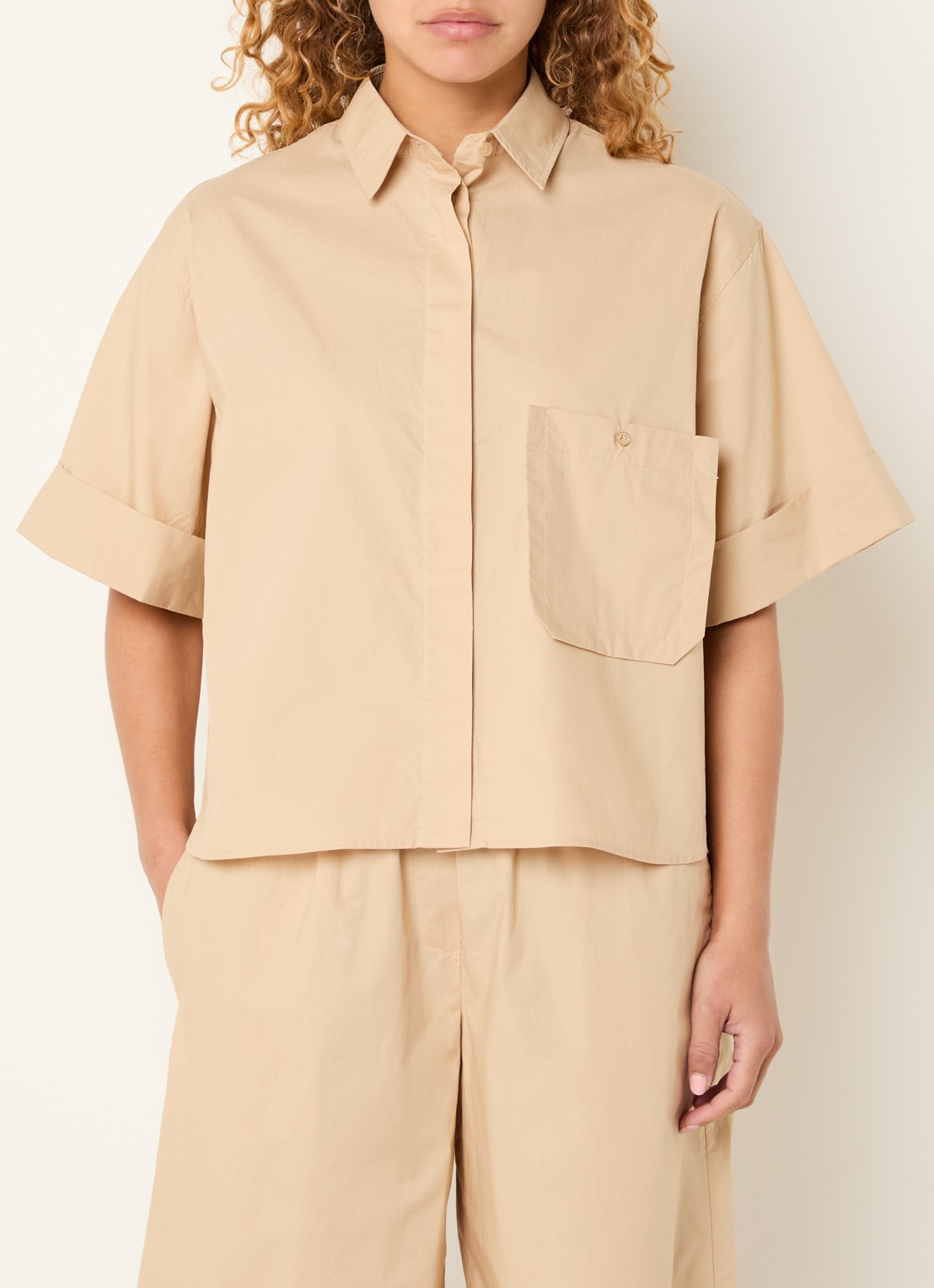 Sofie Schnoor Leanasw blouse met borstzak - detail 3 camel