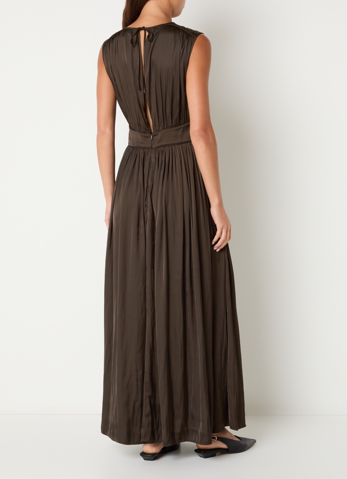 Sofie Schnoor Linsw maxi jurk met plooidetail - achterkant 2 donkerbruin