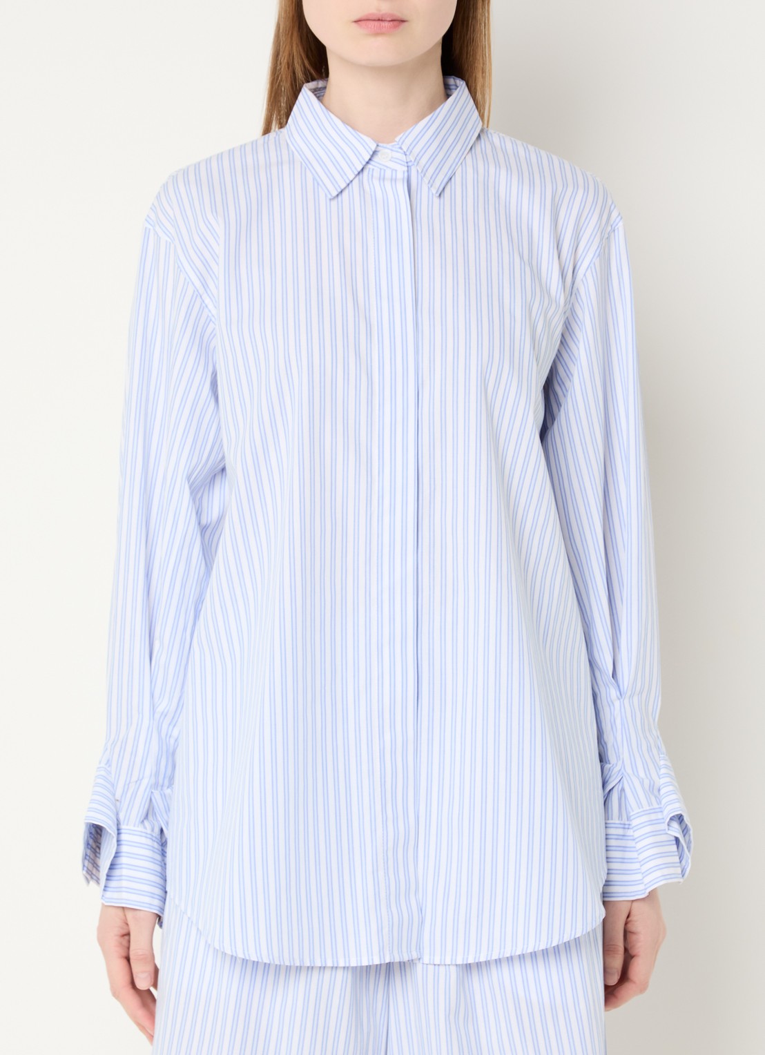 Sofie Schnoor Longline blouse met streepprint - achterkant 3 staalblauw