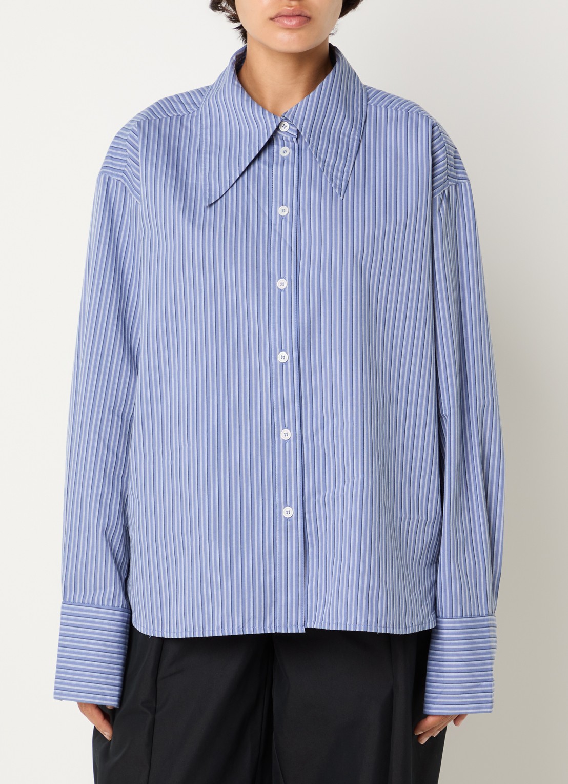 Sofie Schnoor Mashasw blouse met streepprint - detail staalblauw