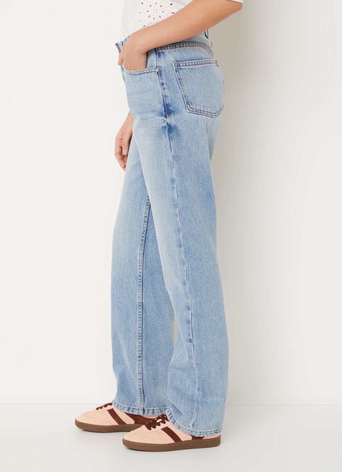 Sofie Schnoor Melika mid waist straight leg jeans met steekzakken - detail 2 indigo