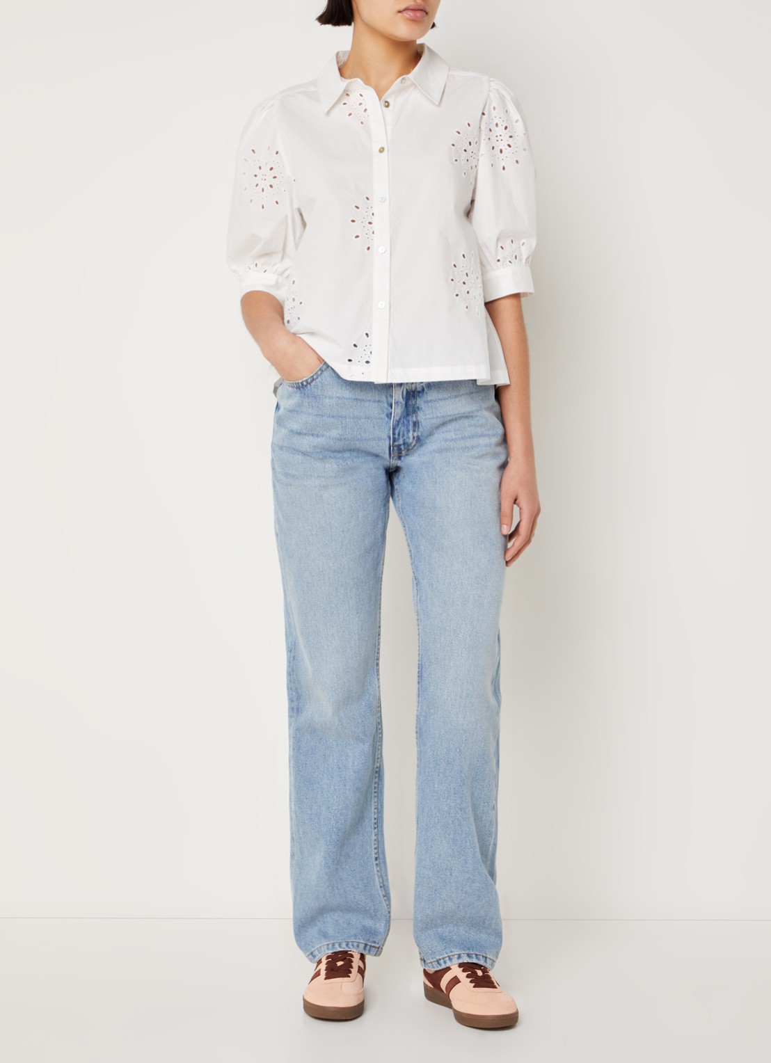 Sofie Schnoor Melika mid waist straight leg jeans met steekzakken - voorkant 4 indigo