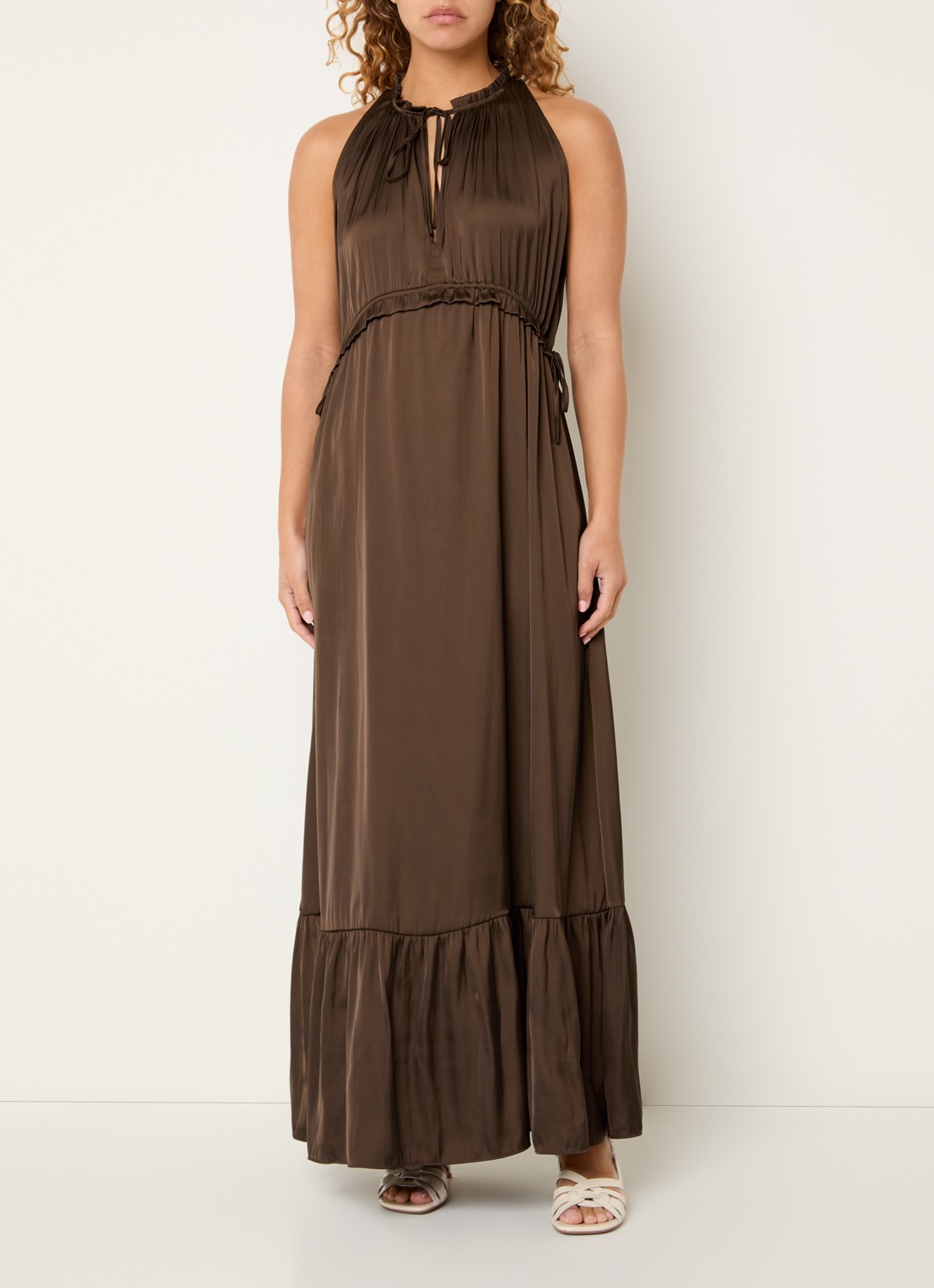 Sofie Schnoor Melsw maxi tuniekjurk van satijn met smockwerk - detail 3 donkerbruin