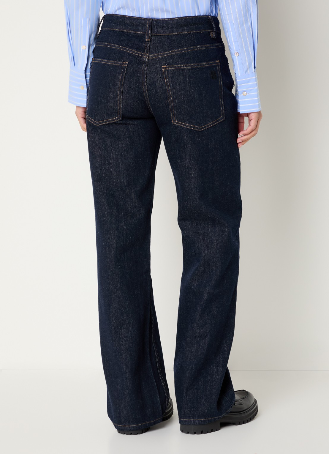 Sofie Schnoor Milanosw high waist straight leg jeans met donkere wassing - achterkant 3 indigo