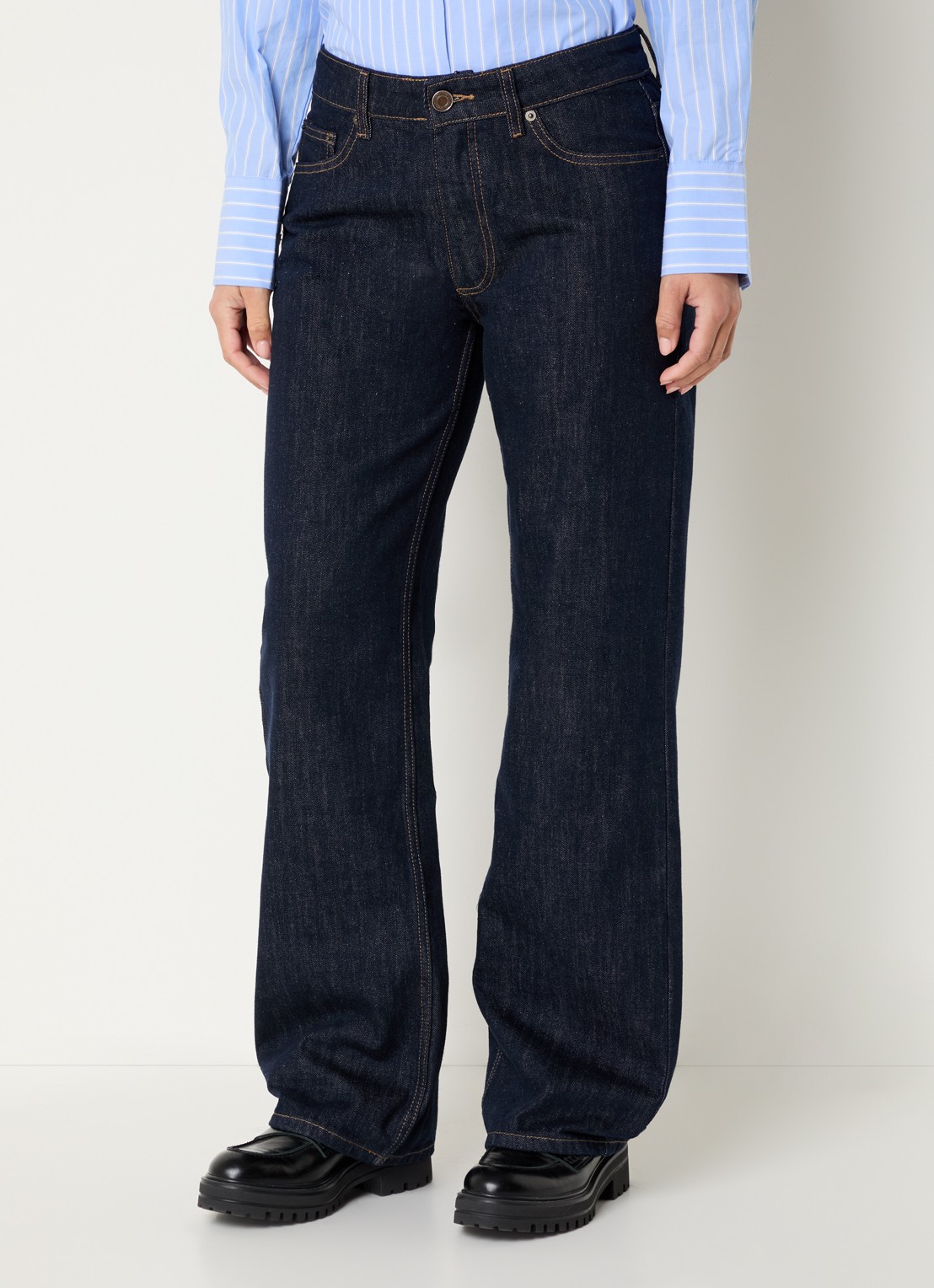 Sofie Schnoor Milanosw high waist straight leg jeans met donkere wassing - detail indigo