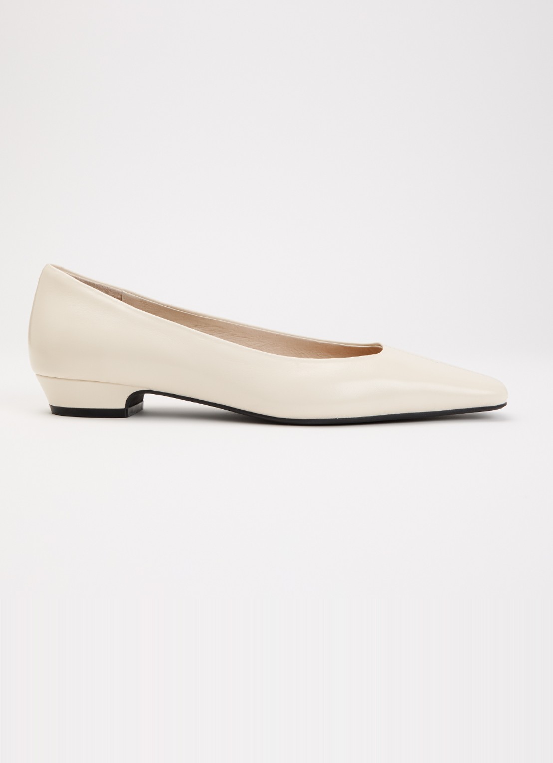 Sofie Schnoor Mille pump van leer - voorkant 4 gebroken wit