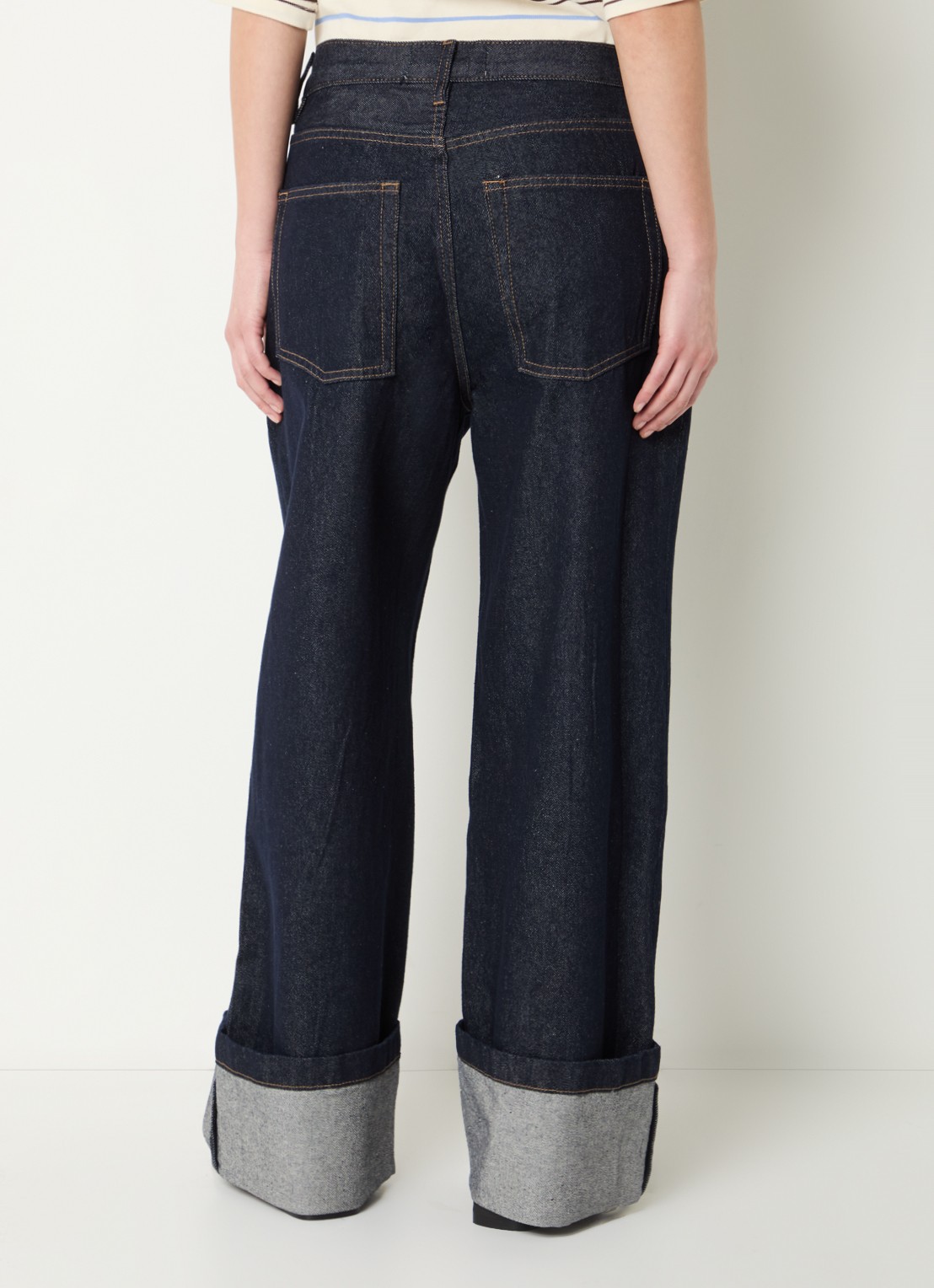 Sofie Schnoor Misha high waist wide leg jeans met donkere wassing - achterkant indigo