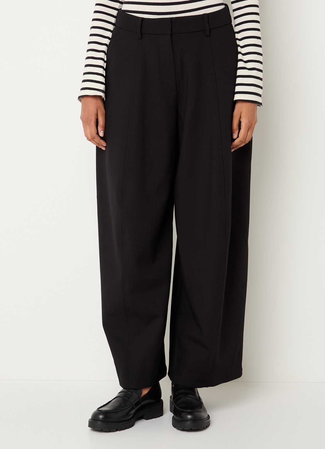 Sofie Schnoor Modena high waist wide fit pantalon met steekzakken - detail 4 zwart