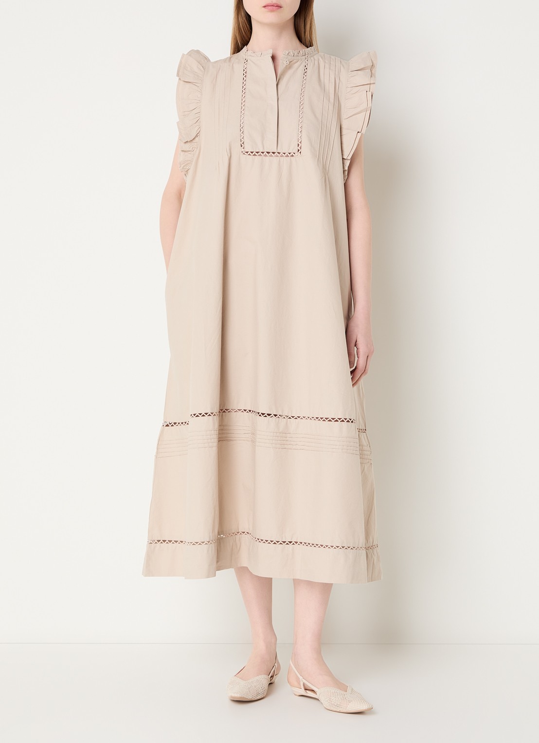 Sofie Schnoor Otania midi tuniekjurk met ruches en steekzakken - detail 4 beige