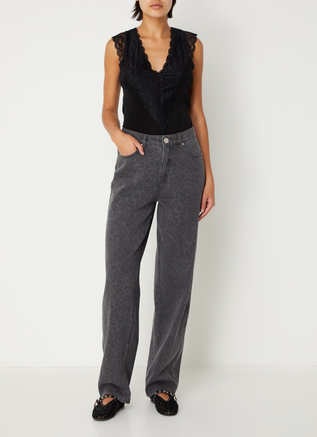 Sofie Schnoor Pansy top van kant met V-hals - voorkant 2 zwart