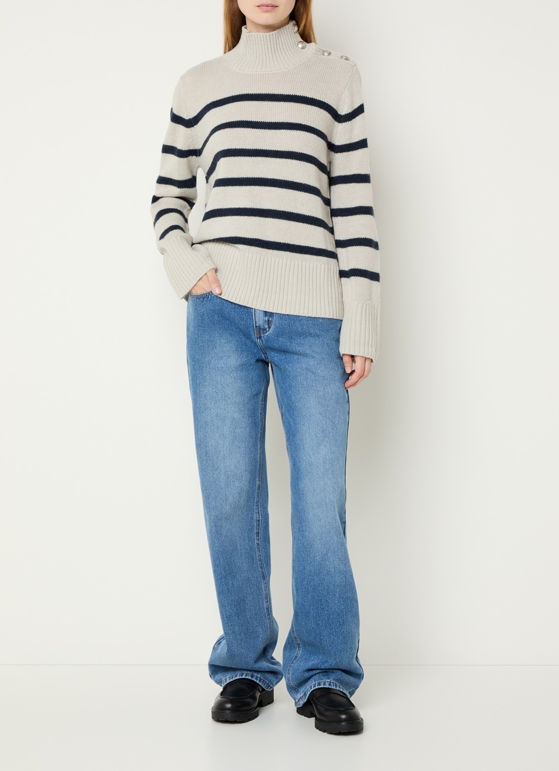 Sofie Schnoor Paris high waist loose fit jeans met steekzakken - voorkant 4 indigo