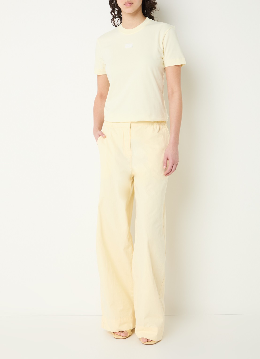 Sofie Schnoor Reine high waist wide leg broek - voorkant 4 geel