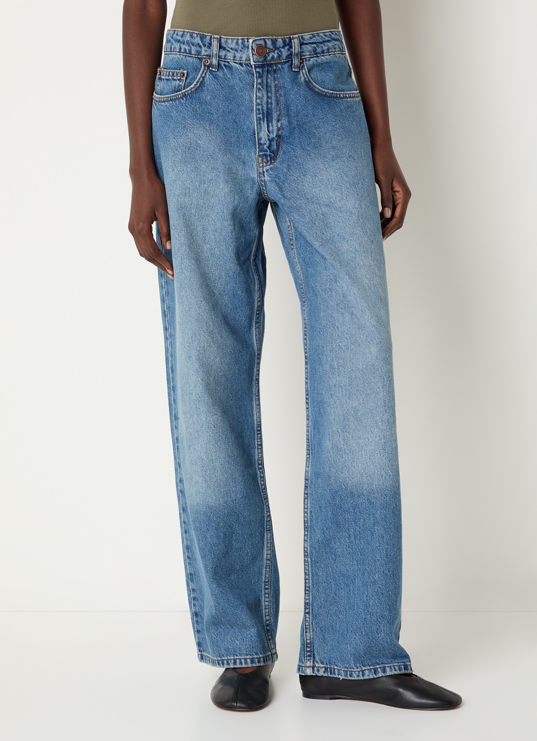 Sofie Schnoor Rios mid waist straight leg jeans met steekzakken - detail 3 indigo