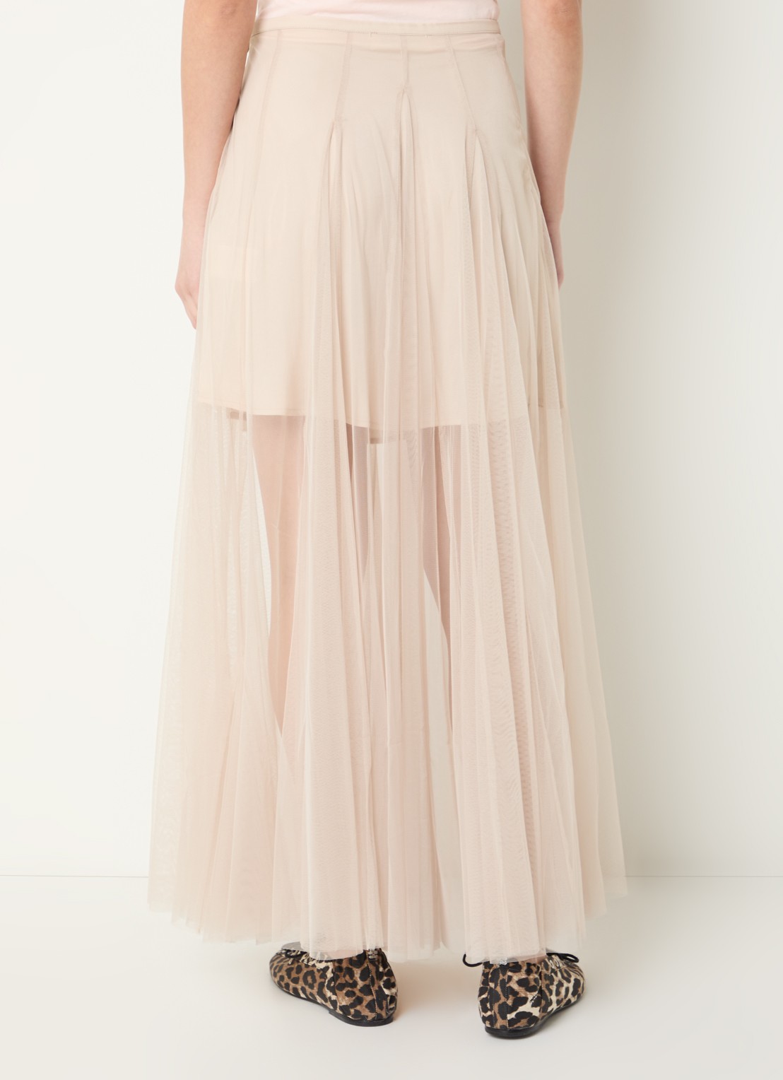 Sofie Schnoor Roasly semi-transparante maxi rok van mesh - achterkant zand