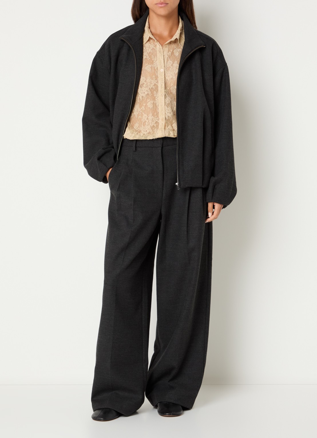 Sofie Schnoor Rosalinda high waist wide fit pantalon met steekzakken - voorkant 3 donkergrijs