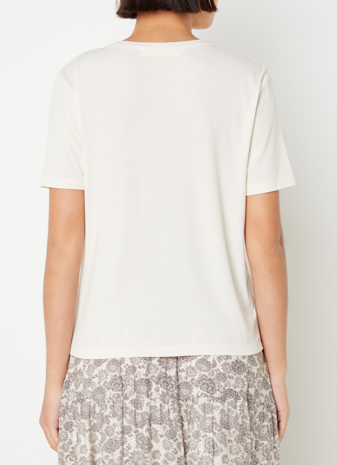 Sofie Schnoor T-shirt met ribstructuur  - achterkant 3 gebroken wit