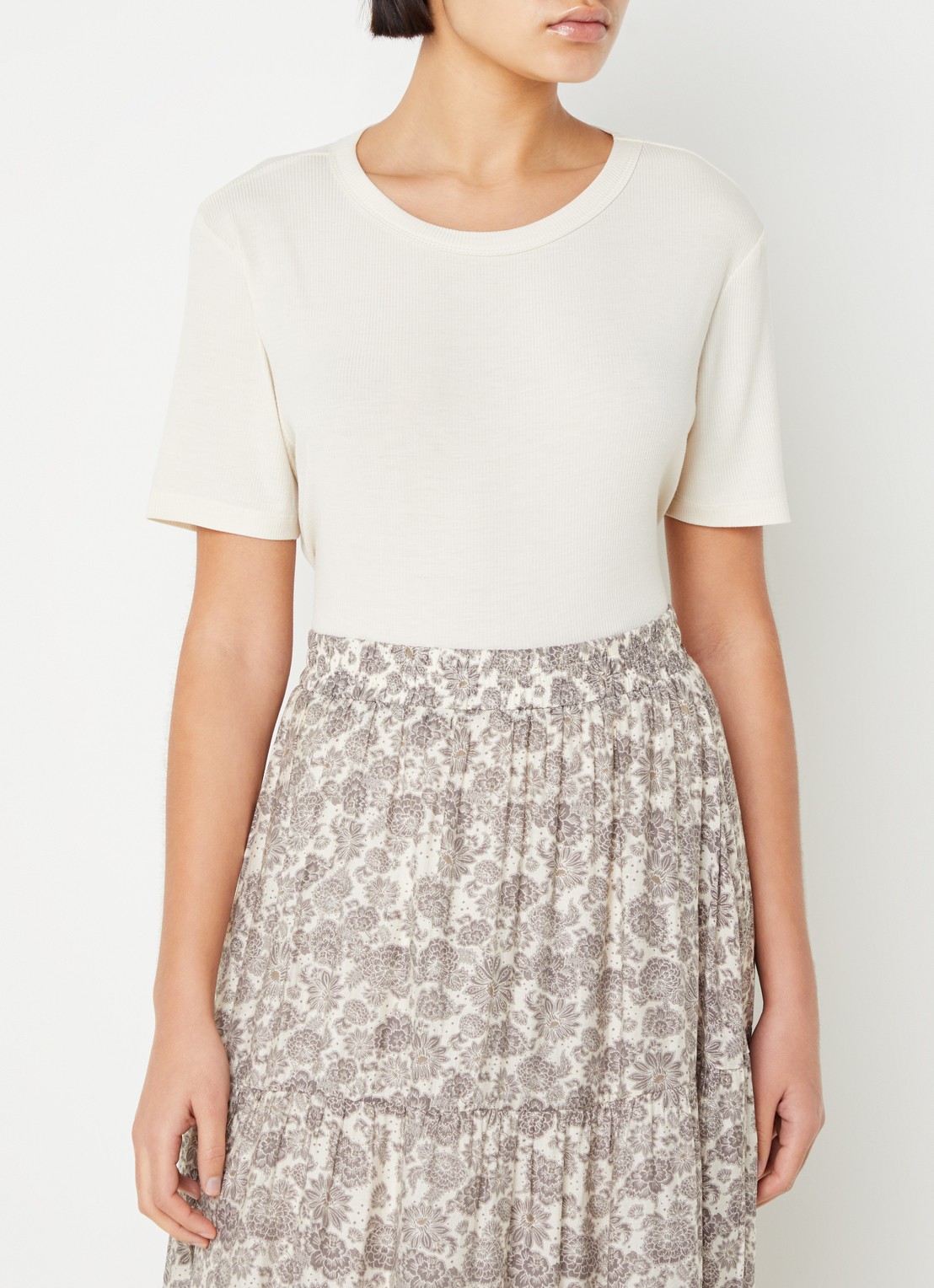 Sofie Schnoor T-shirt met ribstructuur  - detail 4 gebroken wit