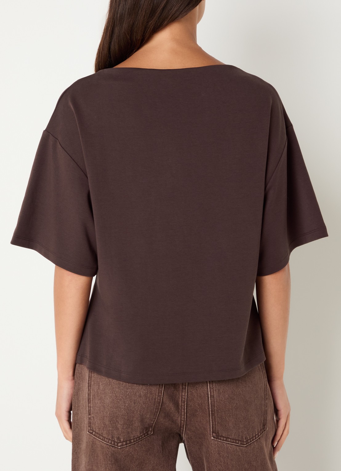 Sofie Schnoor Teasw T-shirt met boothals - achterkant 4 donkerbruin