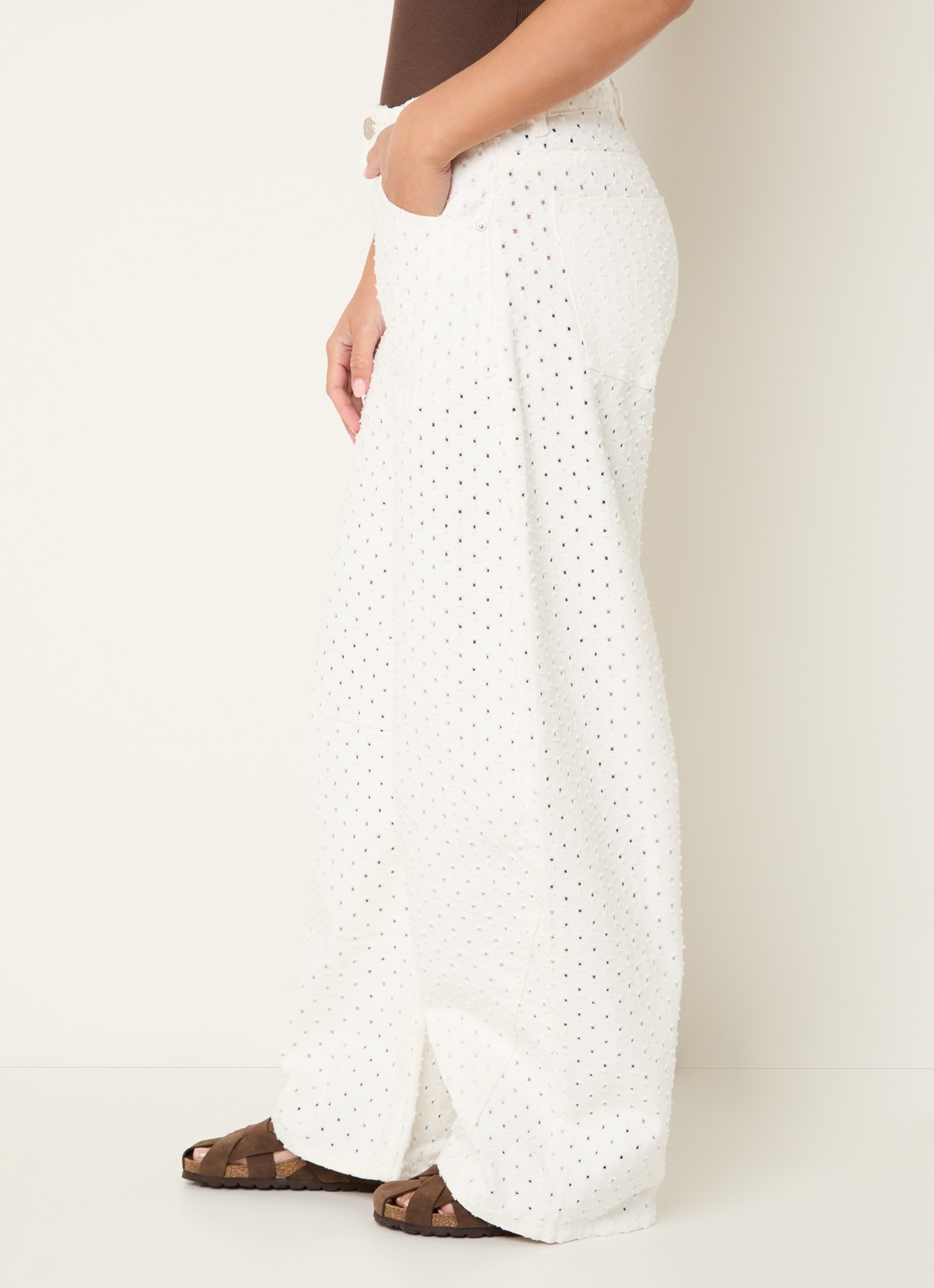Sofie Schnoor Tomarsw mid waist balloon fit jeans met opengewerkt dessing - detail 5 wit