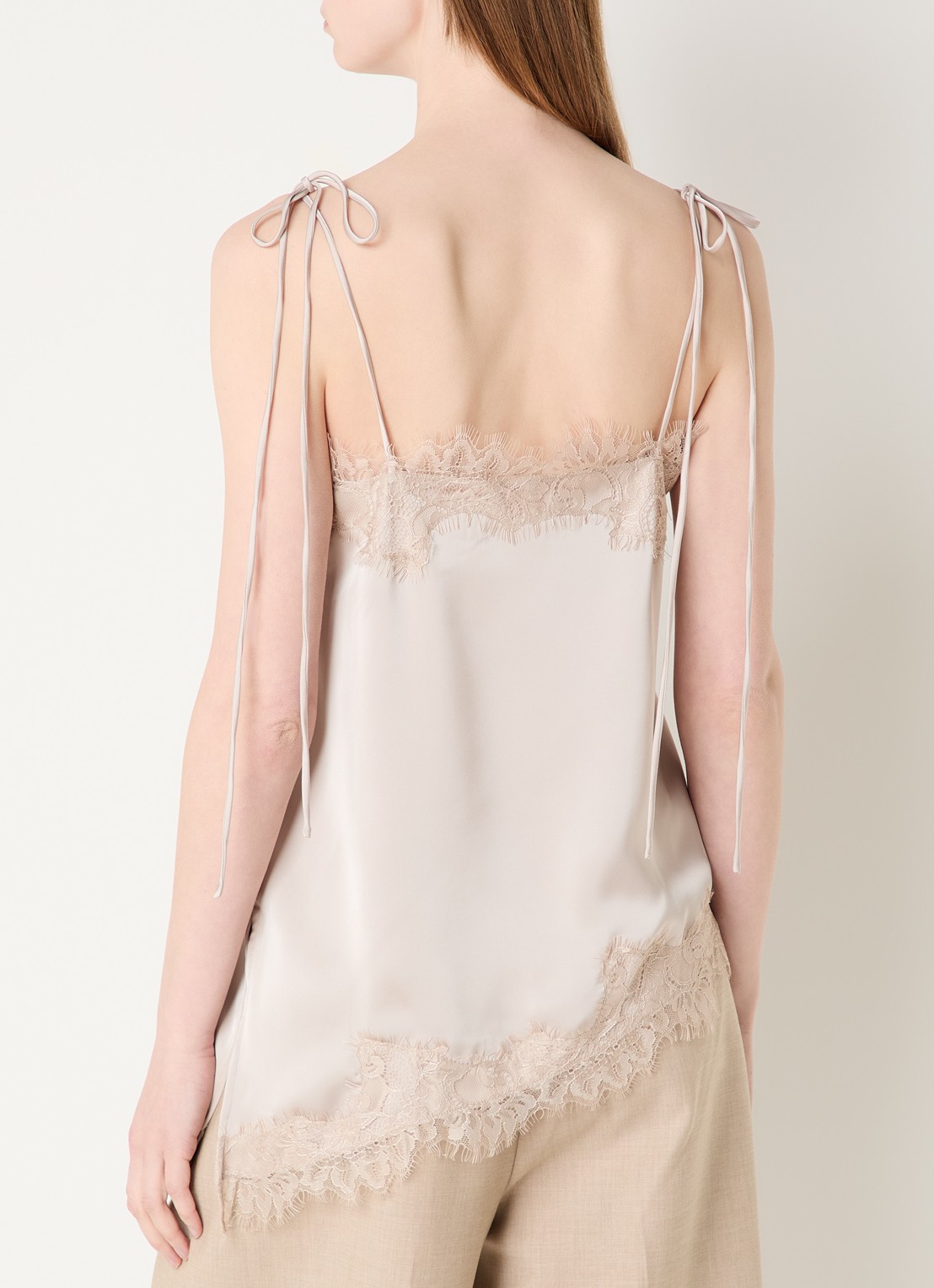 Sofie Schnoor Virasw tanktop van satijn met details van kant - detail beige