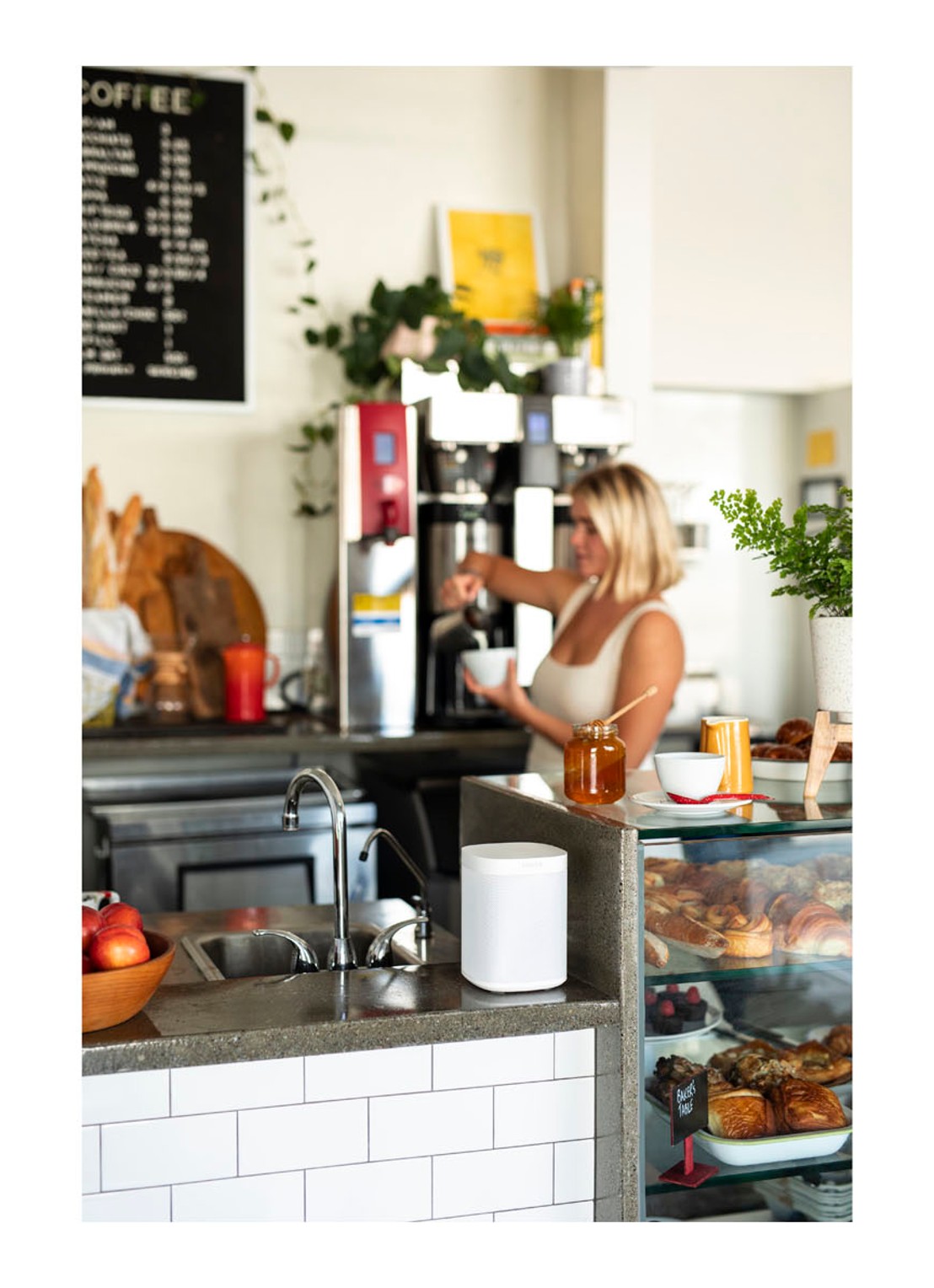 Sonos One (Gen 2) smart speaker met Google Assistant stembediening - detail 5 wit