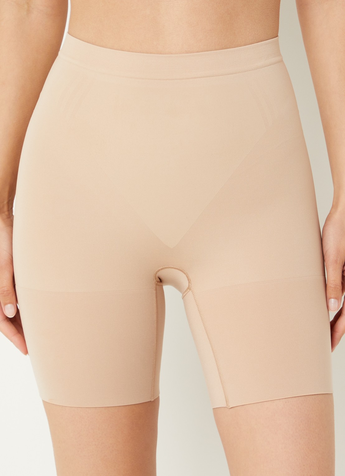 SPANX Configure high waisted corrigerende short - detail 3 beige