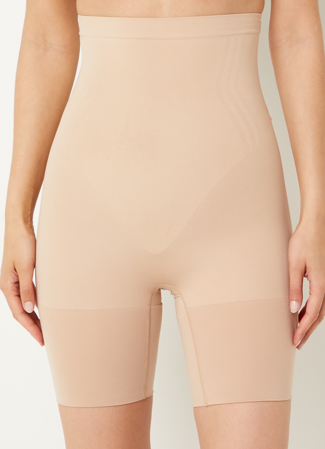 SPANX Configure high waisted corrigerende short - detail 3 beige