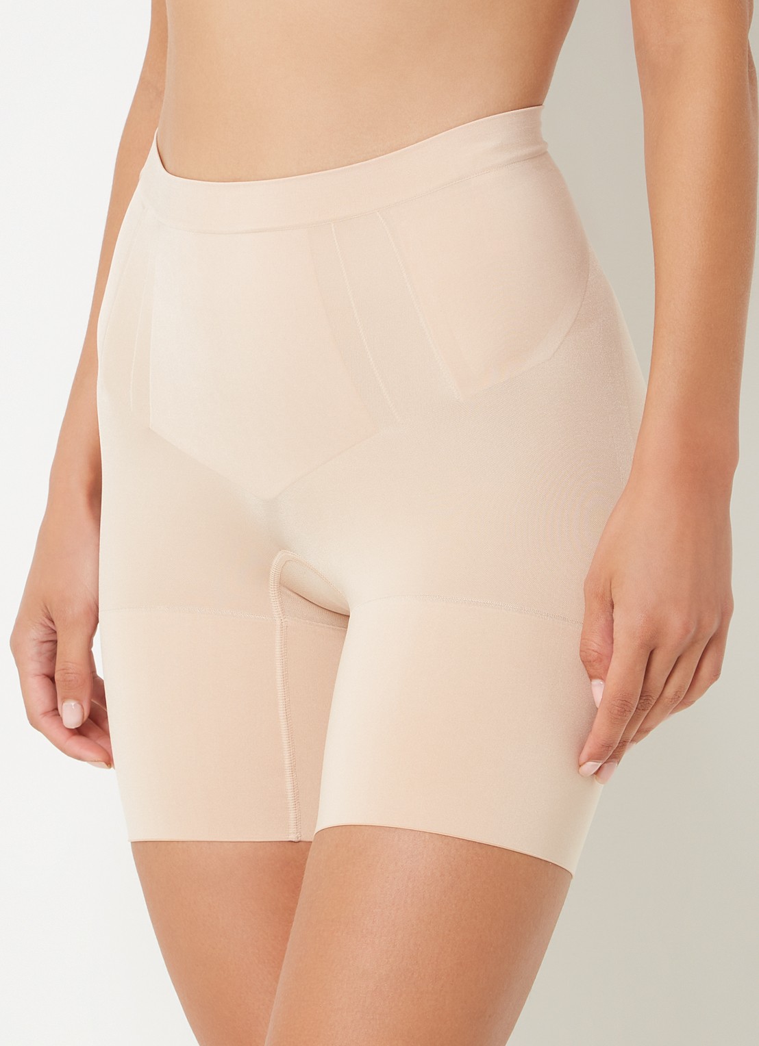SPANX Oncore high waisted corrigerende short - detail lichtbruin