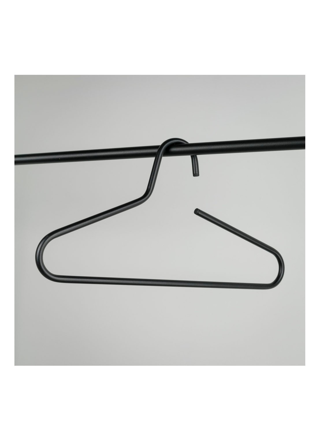Spinder Victorie kledinghanger set van 5 - voorkant 4 zwart