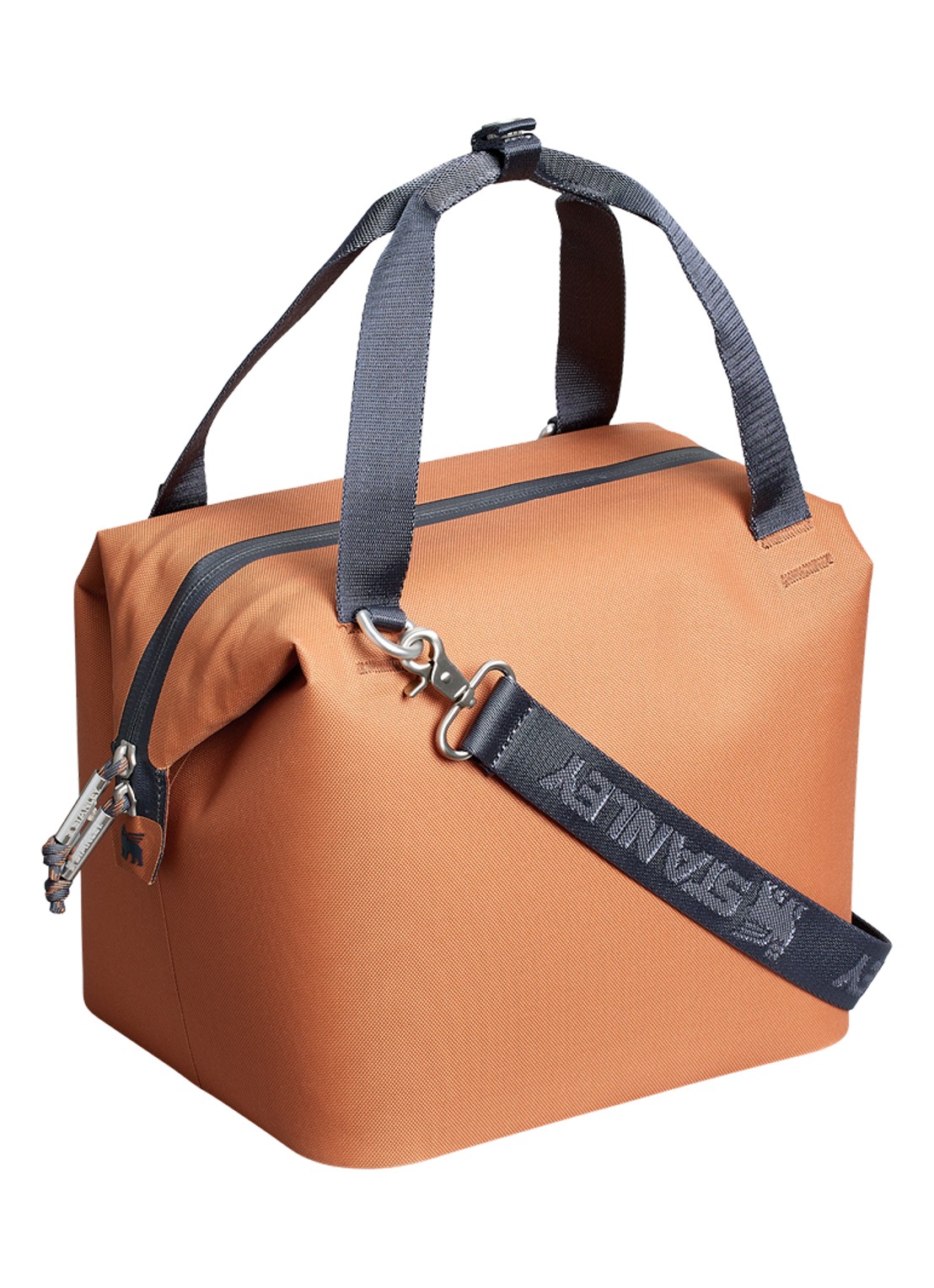 Stanley De All-Day Julienne Mini koeltas 7 liter - achterkant oranjebruin